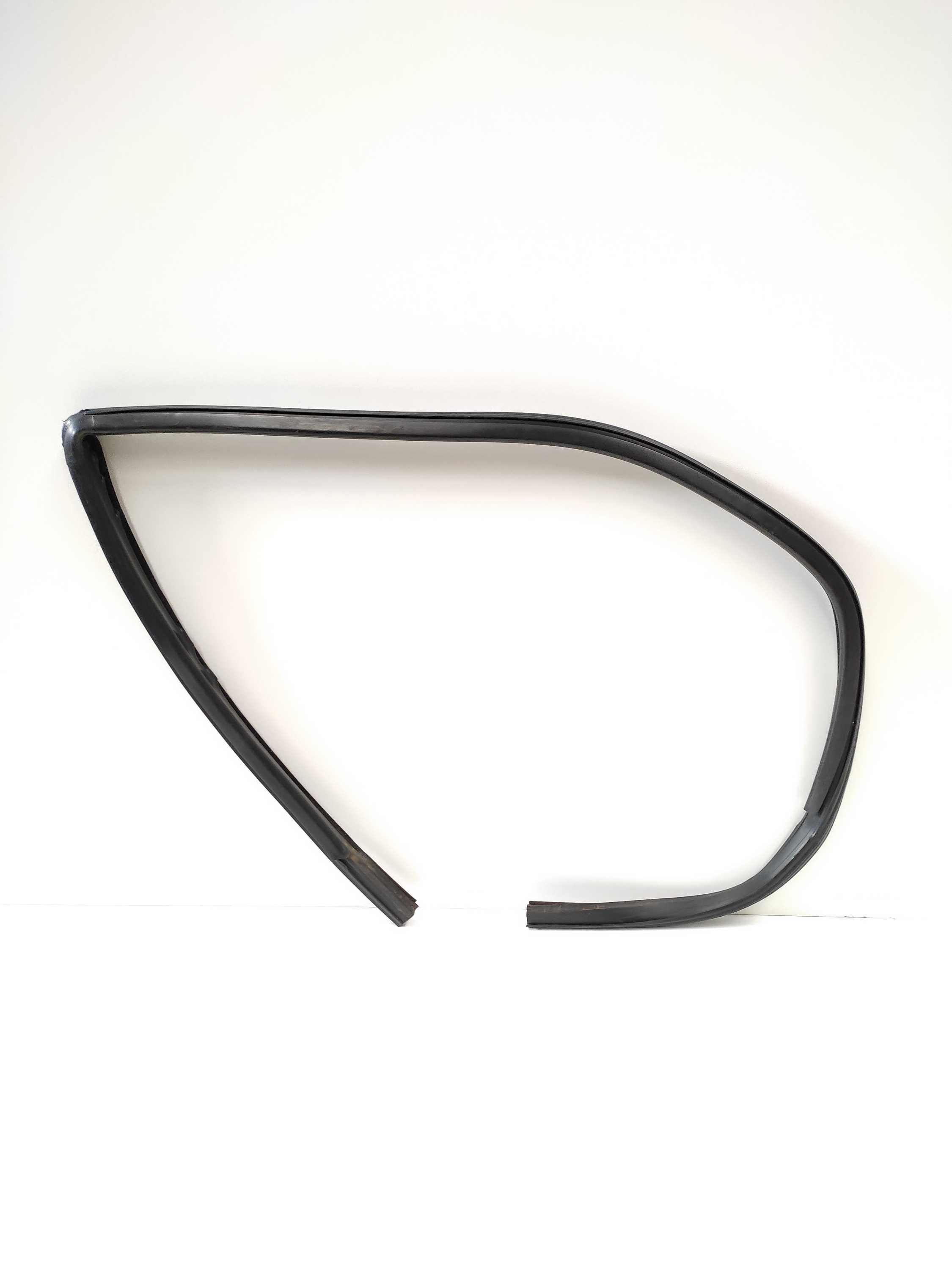 Borracha Quadro Vidro Porta Tras Direita Fiat Palio 07 08 1