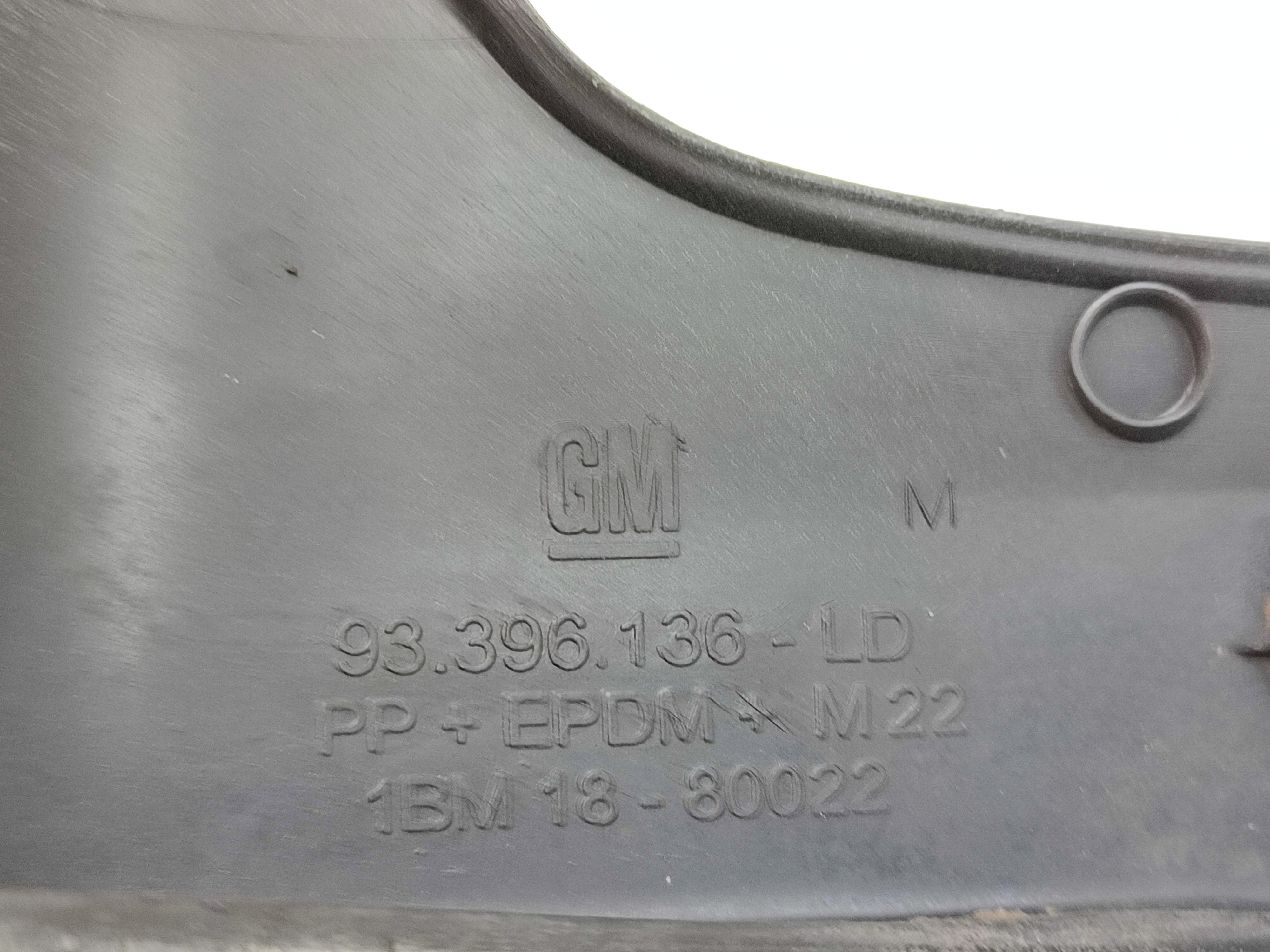 Aplique Moldura Paralama Traseiro Direito Gm Corsa Hatch 08 4