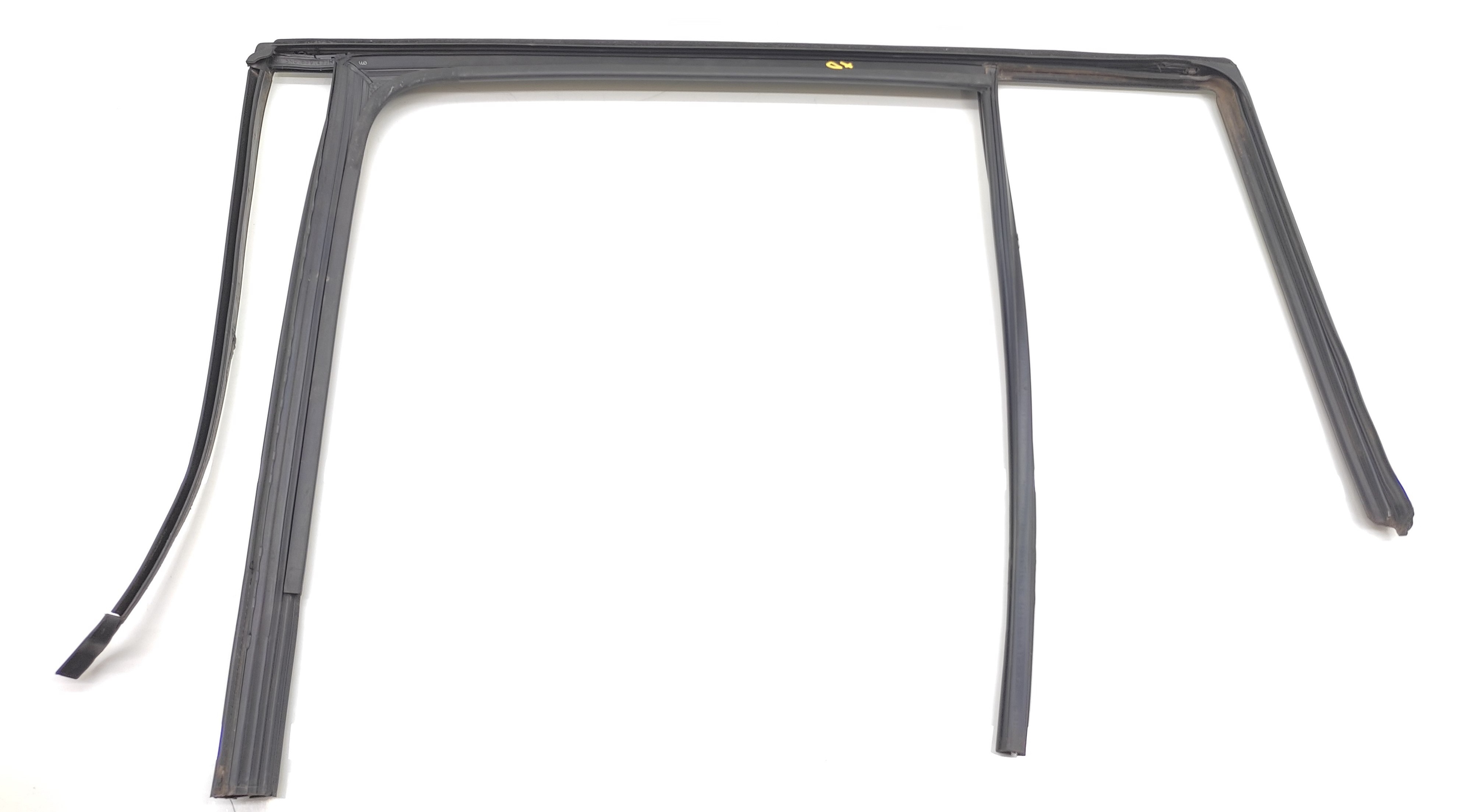 Borracha Quadro Vidro Porta Traseira Direita Vw Tiguan 2012 Cromado/preto 2