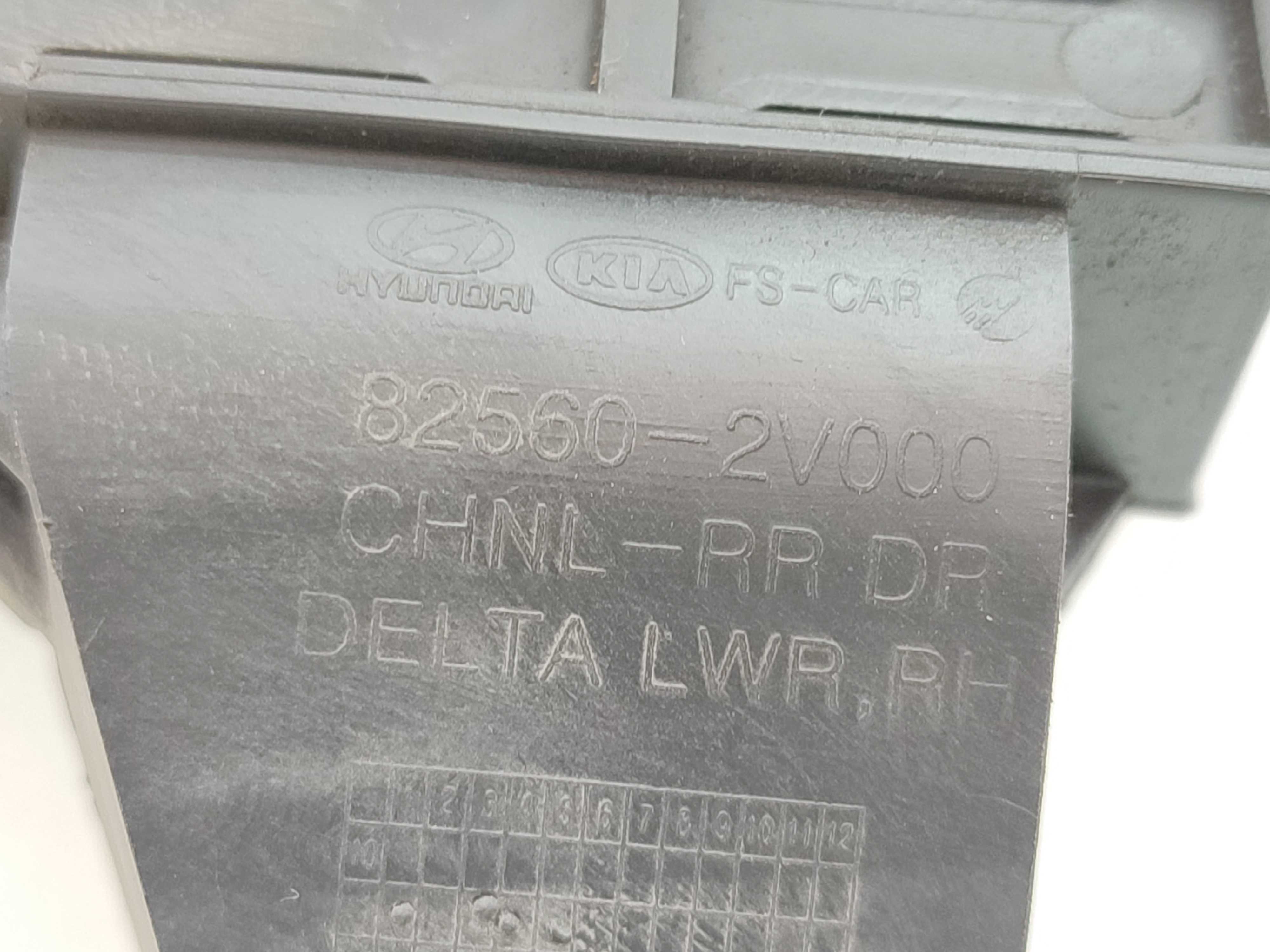 Guia Vidro Porta Dianteira Direita Hyundai Veloster 2011 12 Preto 4
