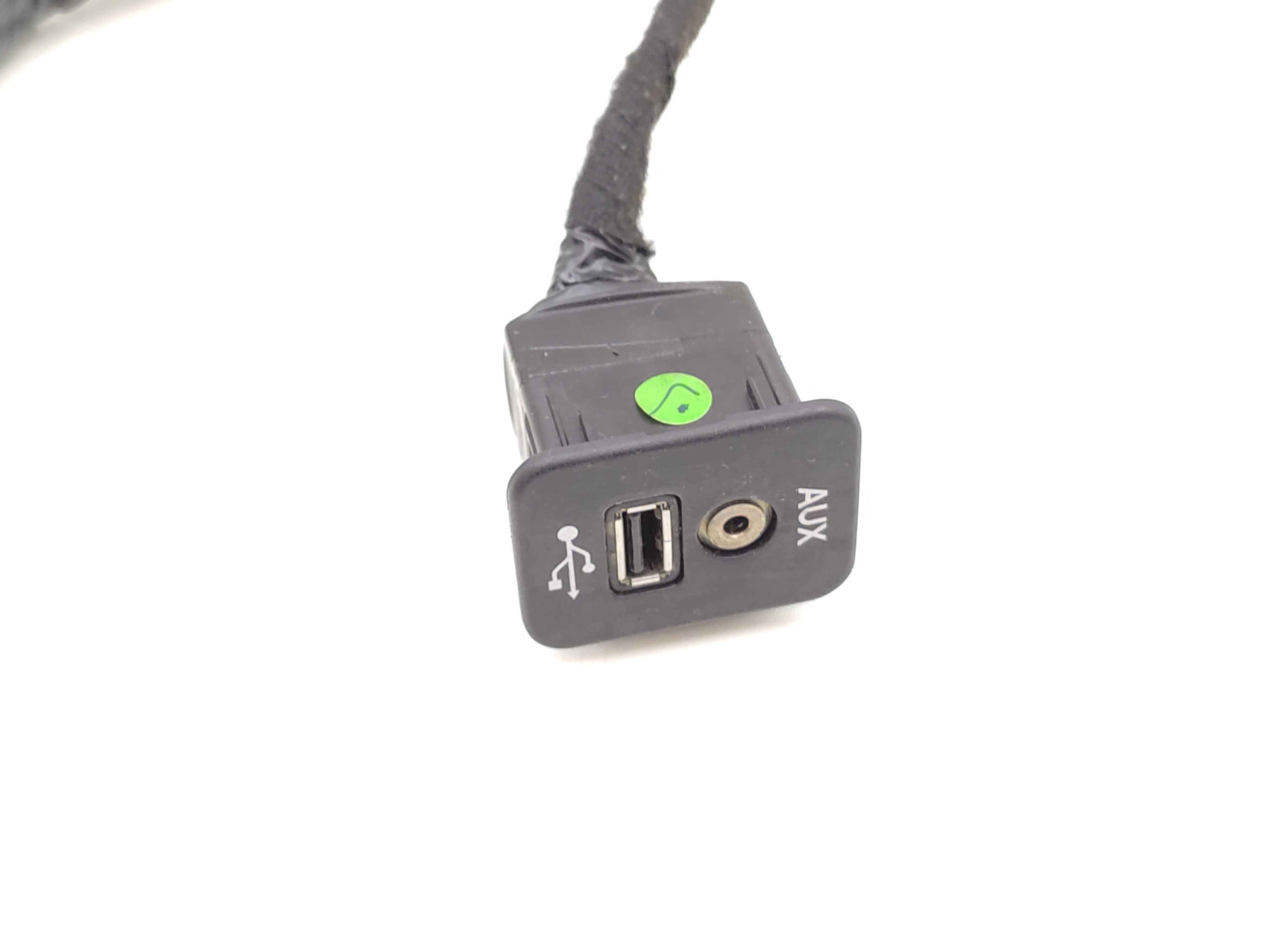 Entrada Auxiliar Usb Console Fiat Freemont 2012 2013 2014 2