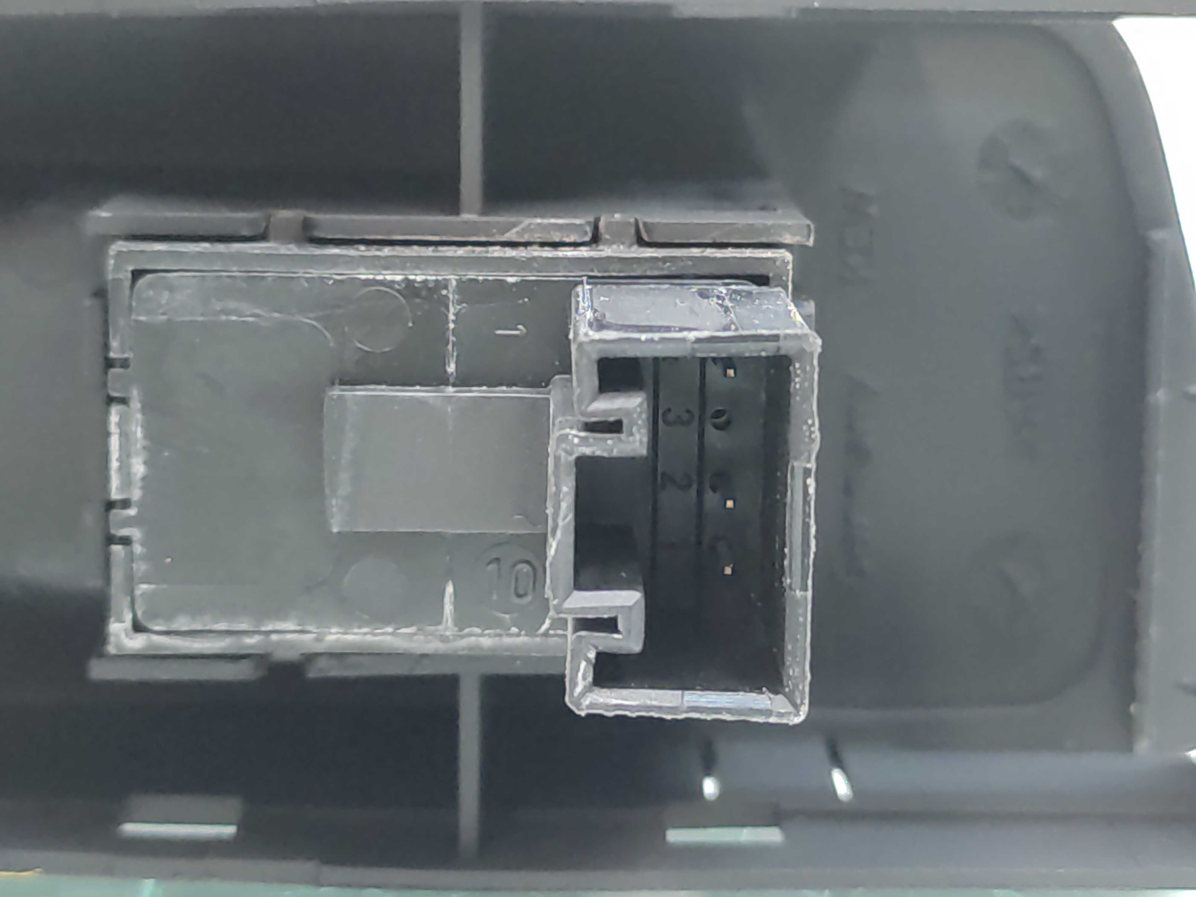 Botão Vidro Dianteiro Direito Vw Tiguan 2010 2011 2012 2013 3