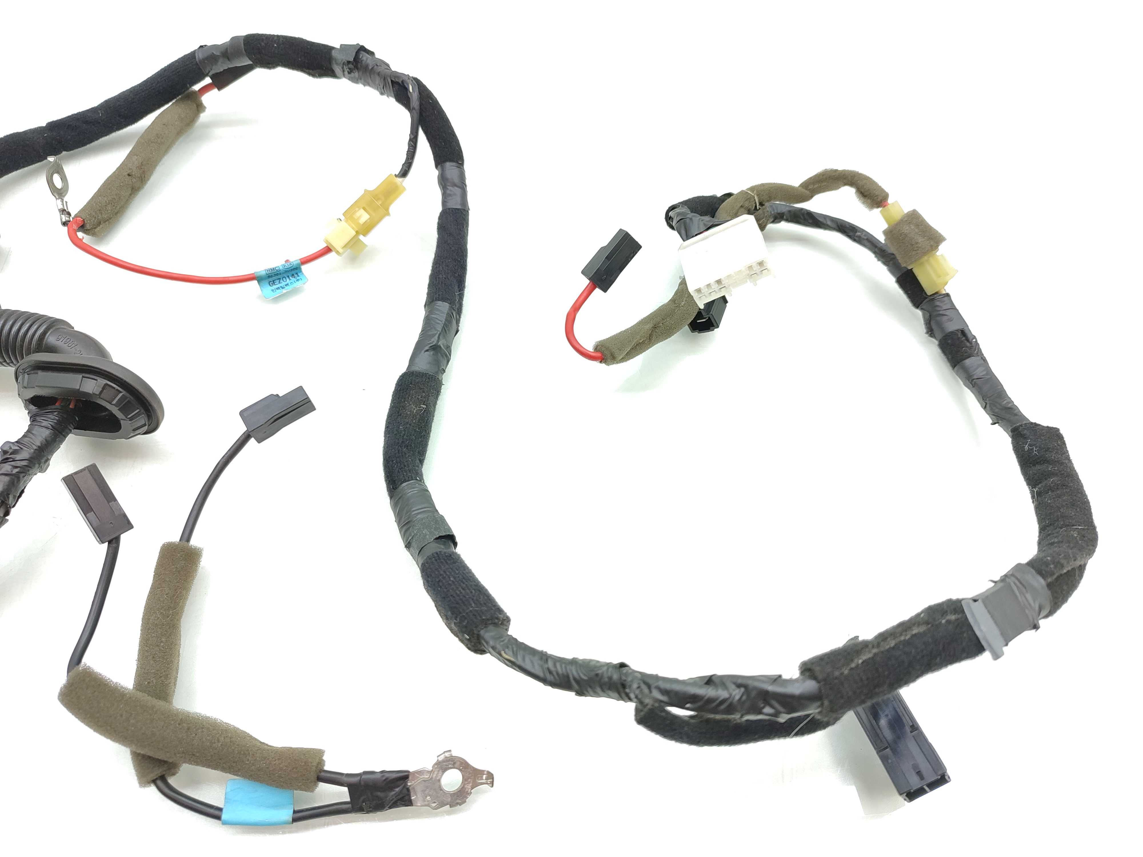 Chicote Tampa Traseira Hyundai Veloster 2011 2012 916852v020 4