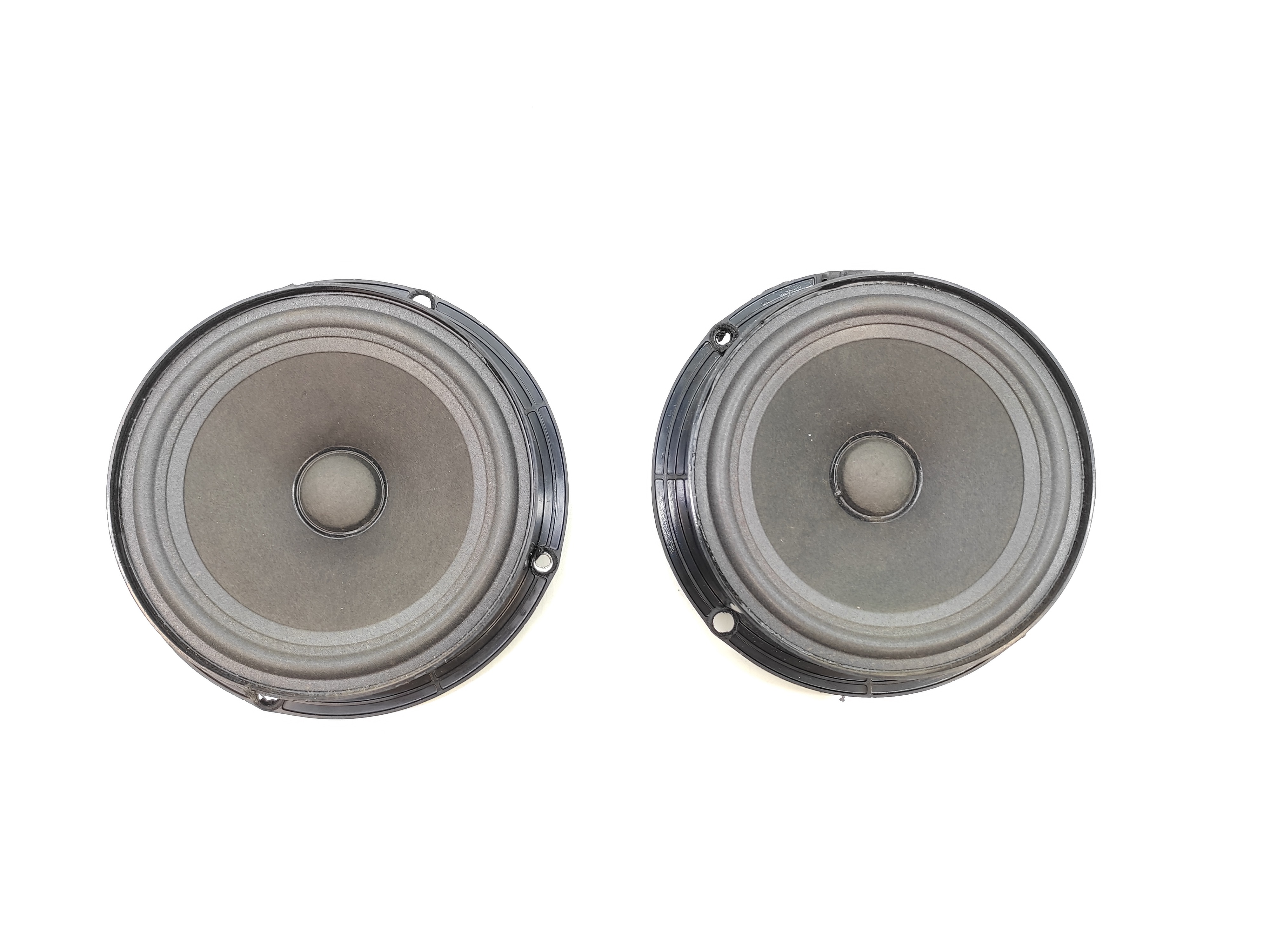 Par Alto Falante Porta Traseira Vw Tiguan 2011 2012 2013 Cinza-escuro 1