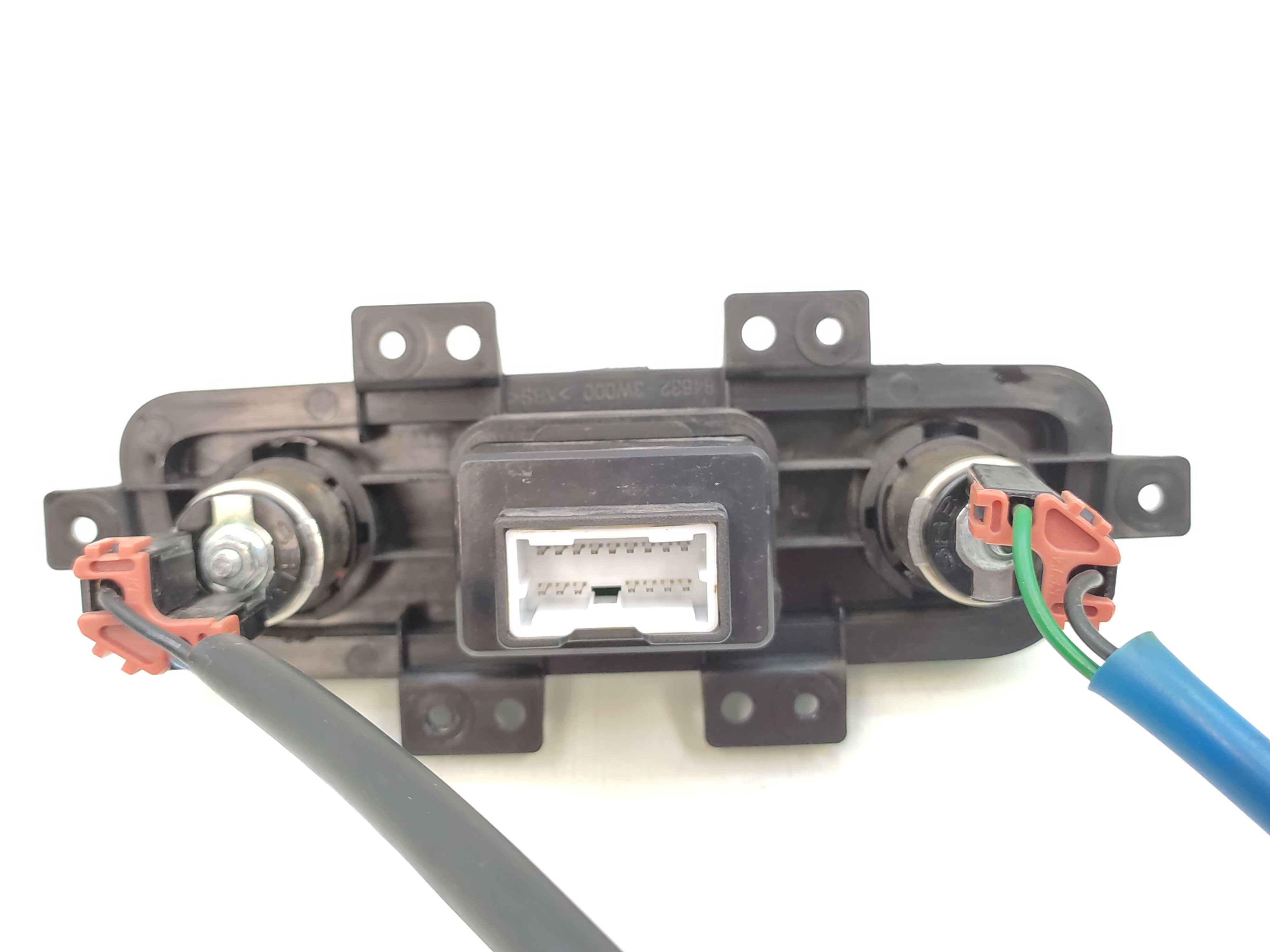 Entrada Usb Aux Tomada 12v Painel Kia Sportage 2011 2012 5