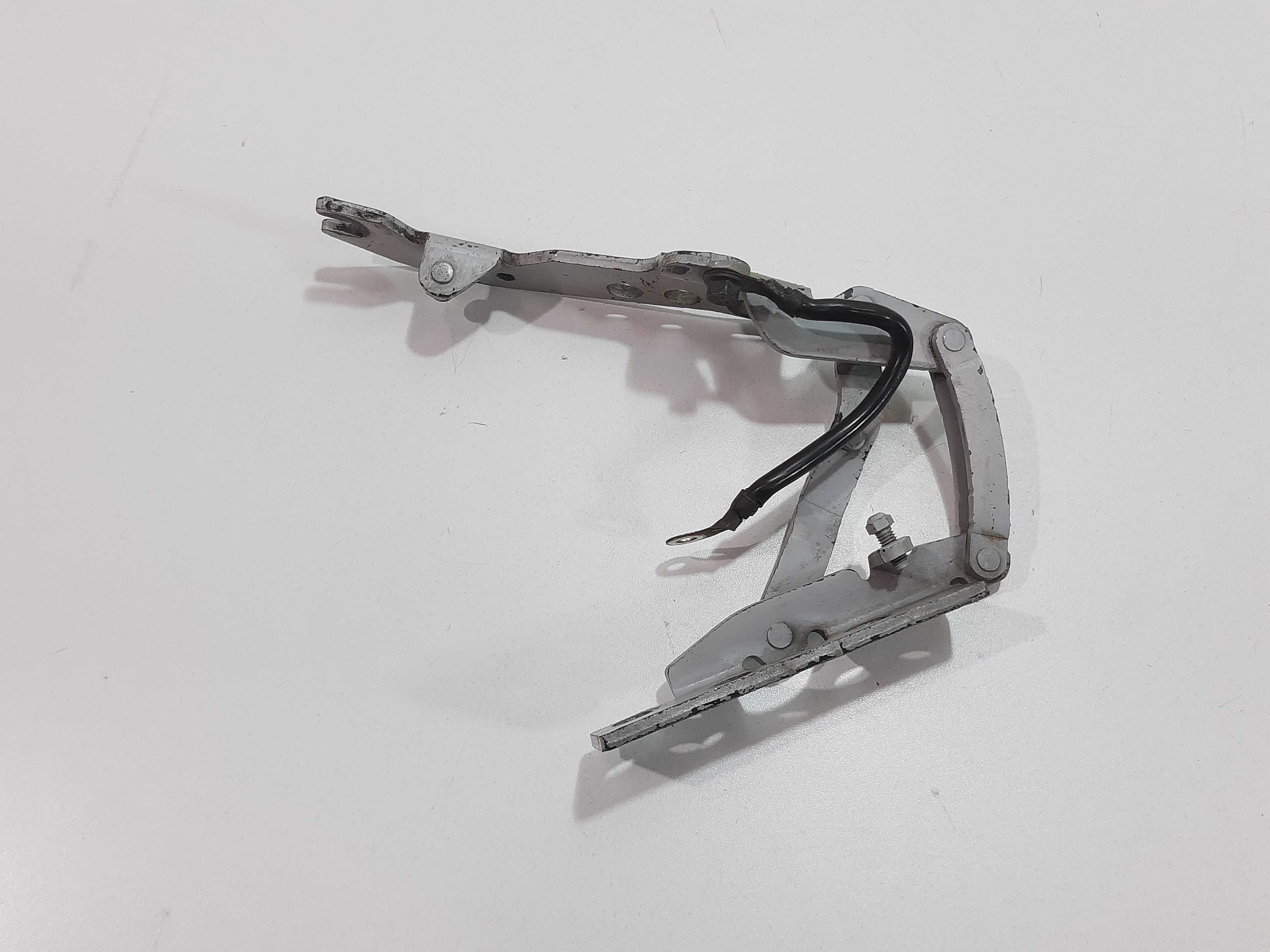 Dobradiça Esquerda Capô Dianteiro Bmw X5 2000 2001 A 2006