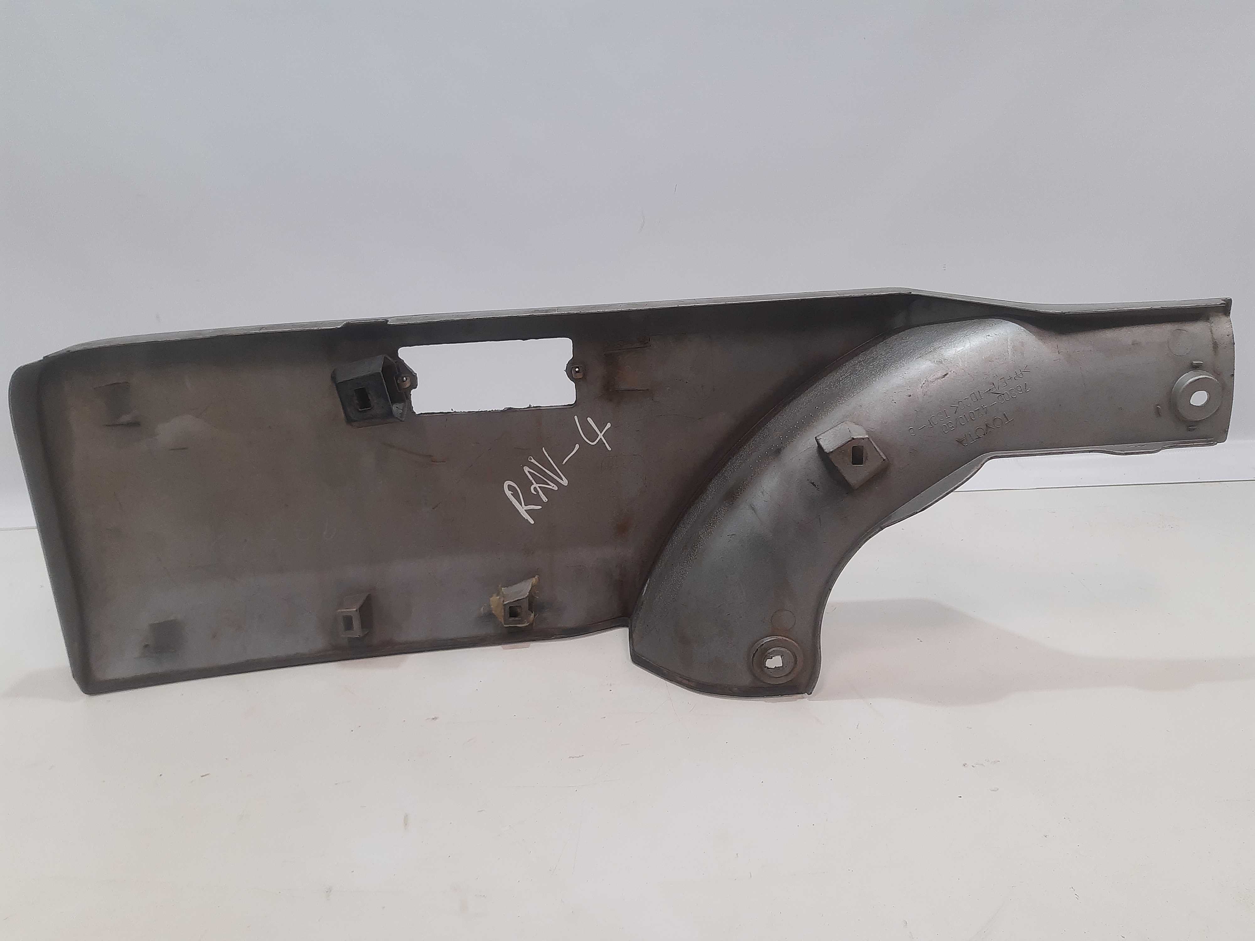 Aplique Tampa Traseira Lado Esquerdo Toyota Rav4 2006 A 2011