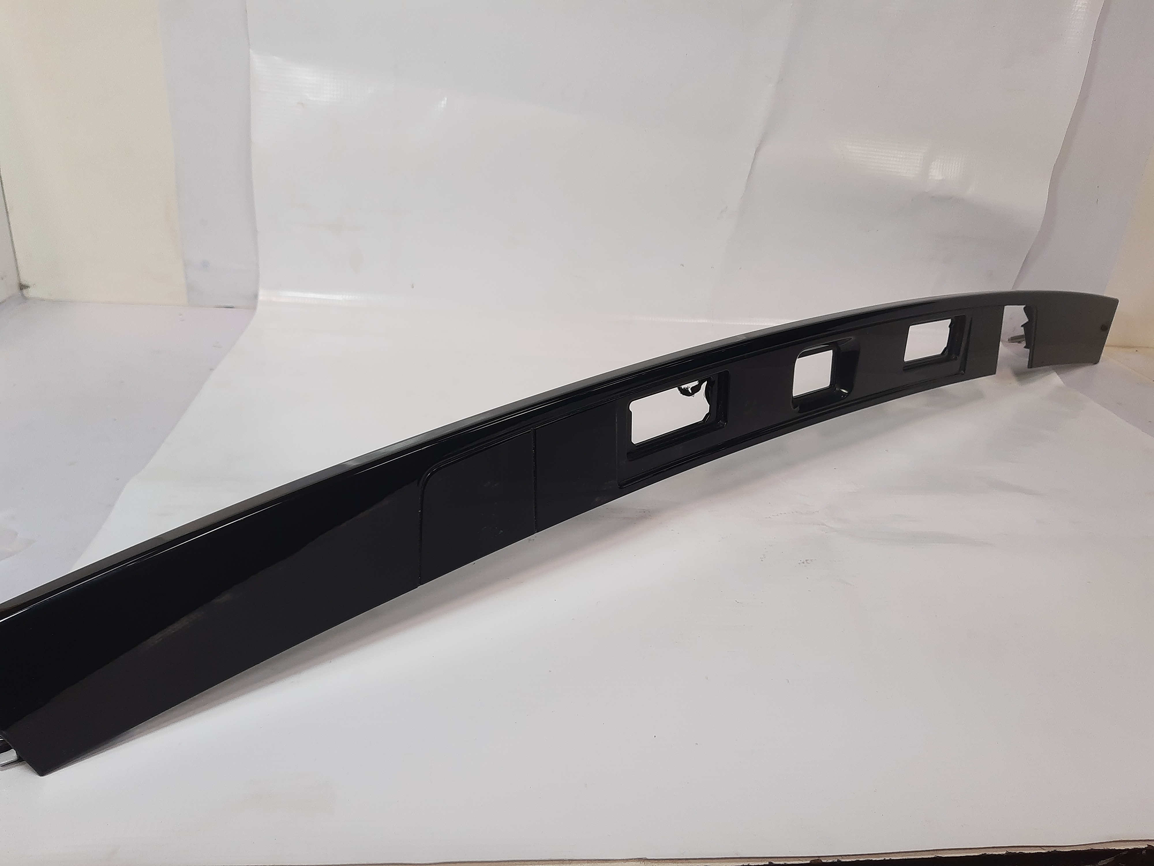 Acabamento Luz Placa Traseira Discovery Sport 2015 A 2018