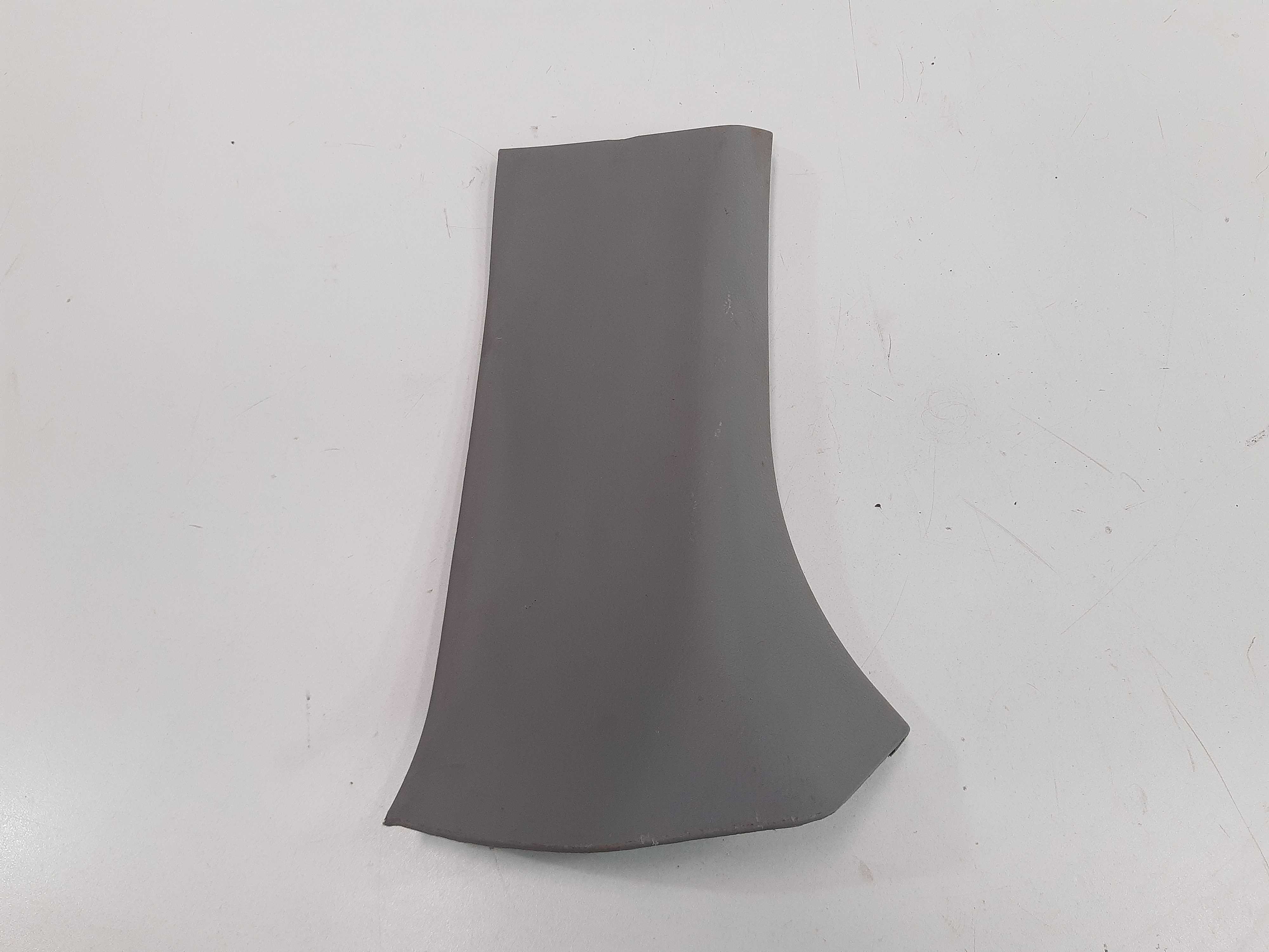 Moldura Coluna Traseira Esquerda Sorento 04 A 09 Com Avaria