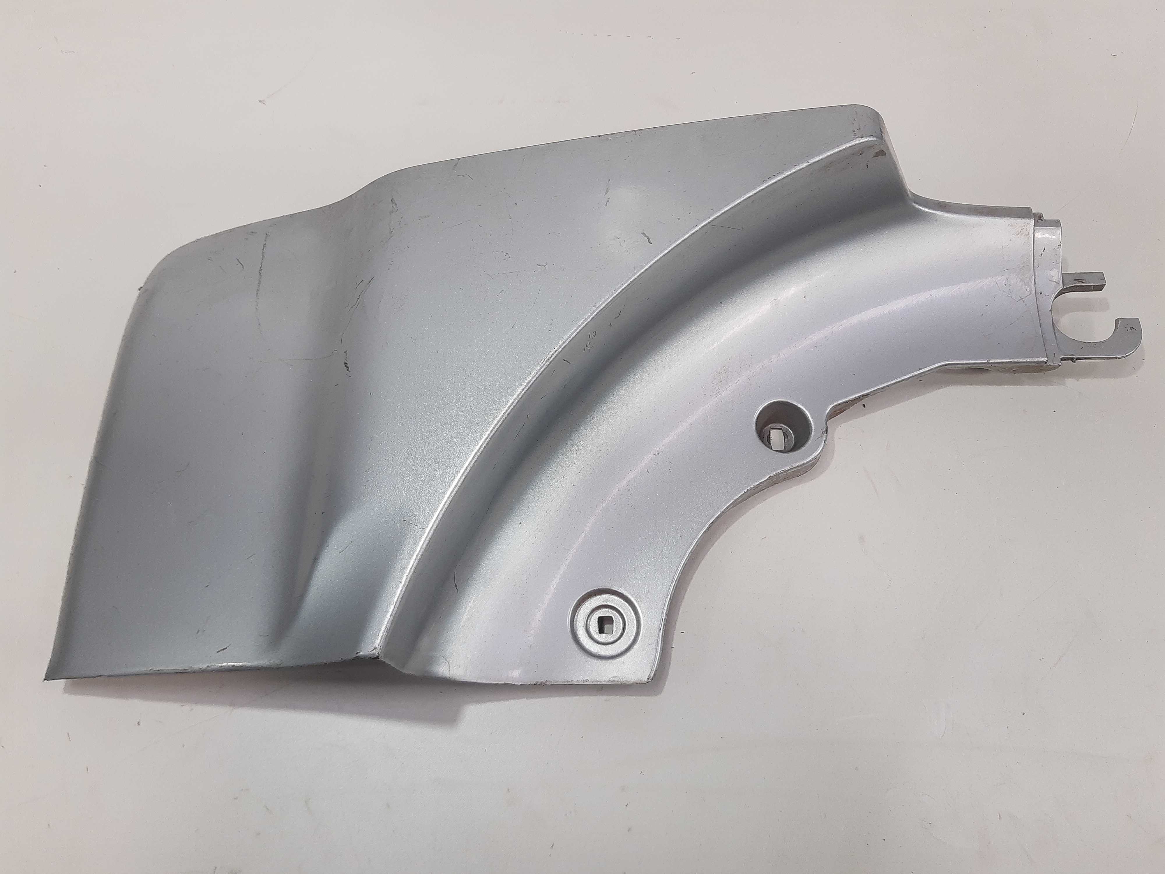 Acabamento Direito Porta Malas Toyota Rav4 2006 2007 2008
