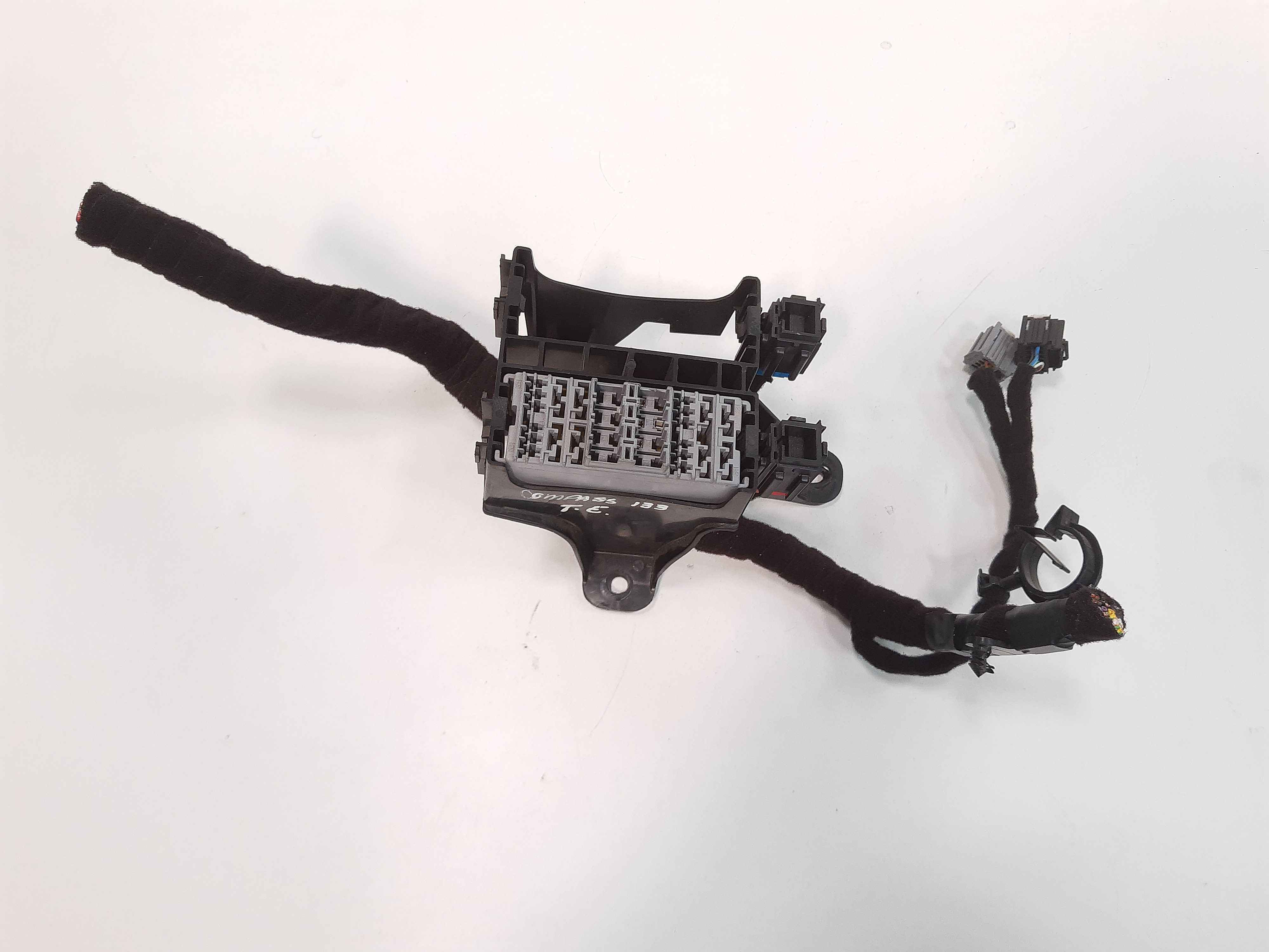 Conector Elétrico Traseiro Esq Jeep Compass 2017 Á 2024 Xx