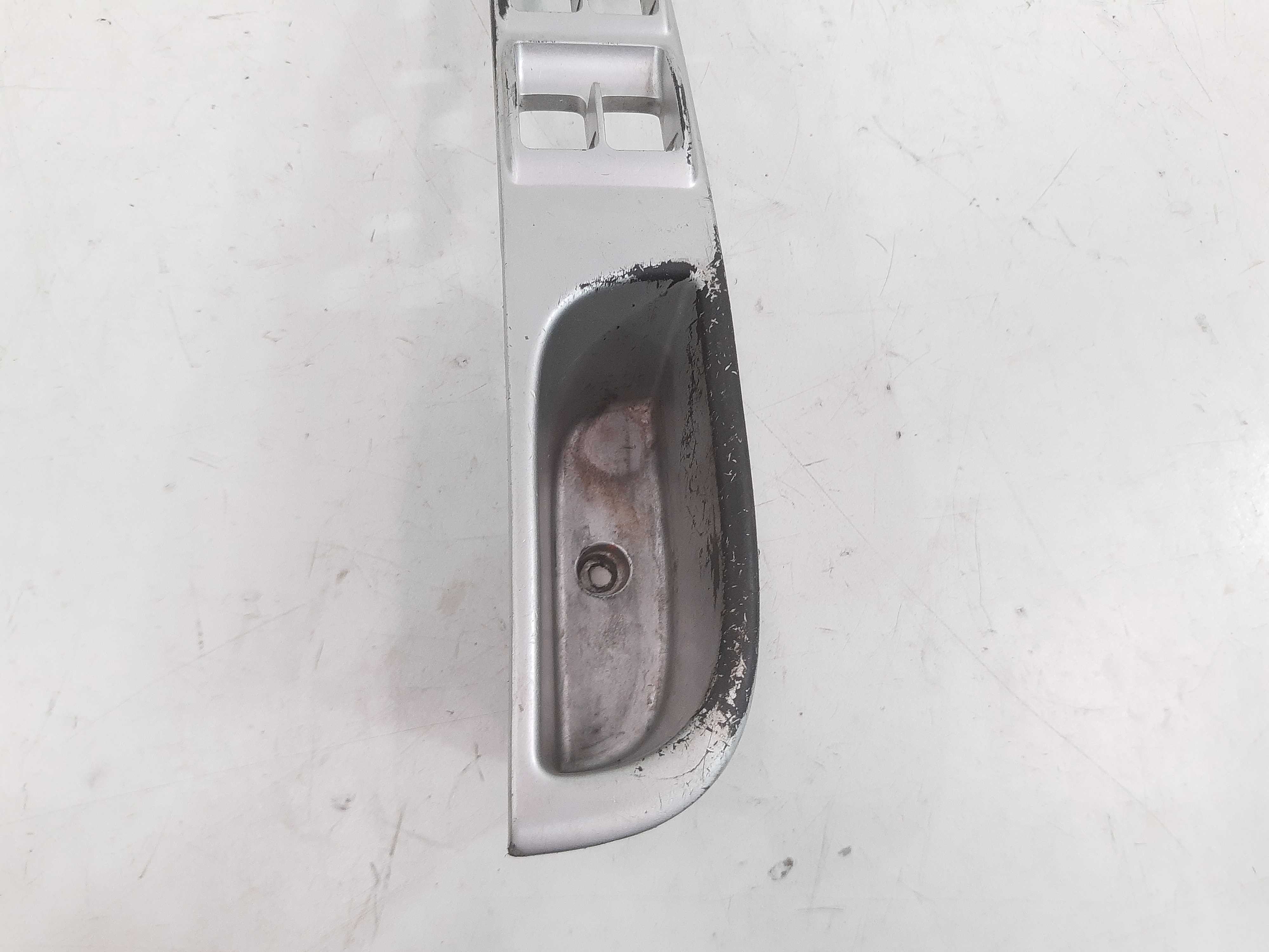 Moldura Comando Vidro Elétrico Diant Esq Vw Amarok 11 Á 16