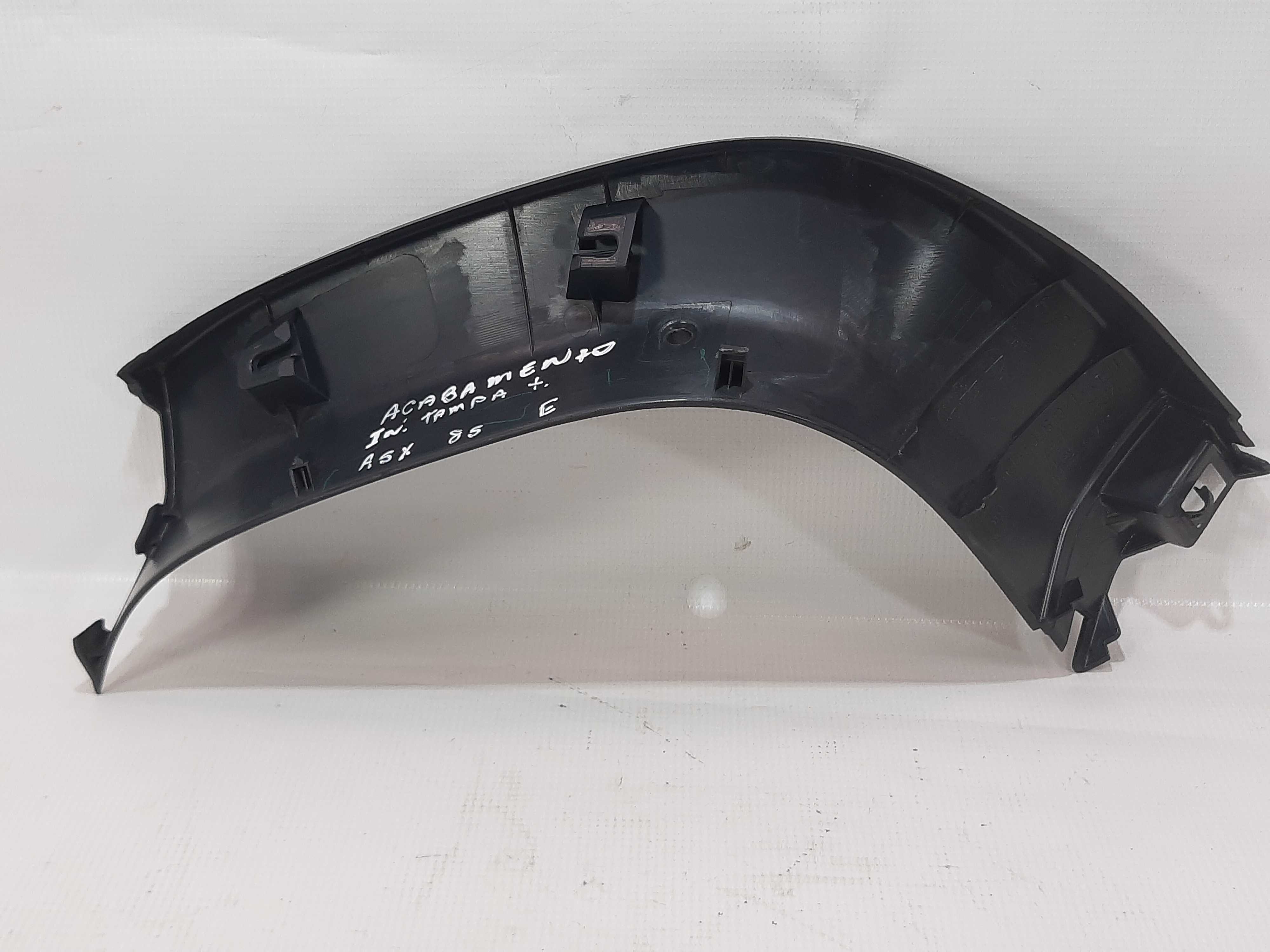 Moldura Coluna Esquerda Porta Malas Mitsubishi Asx 12 A 2020