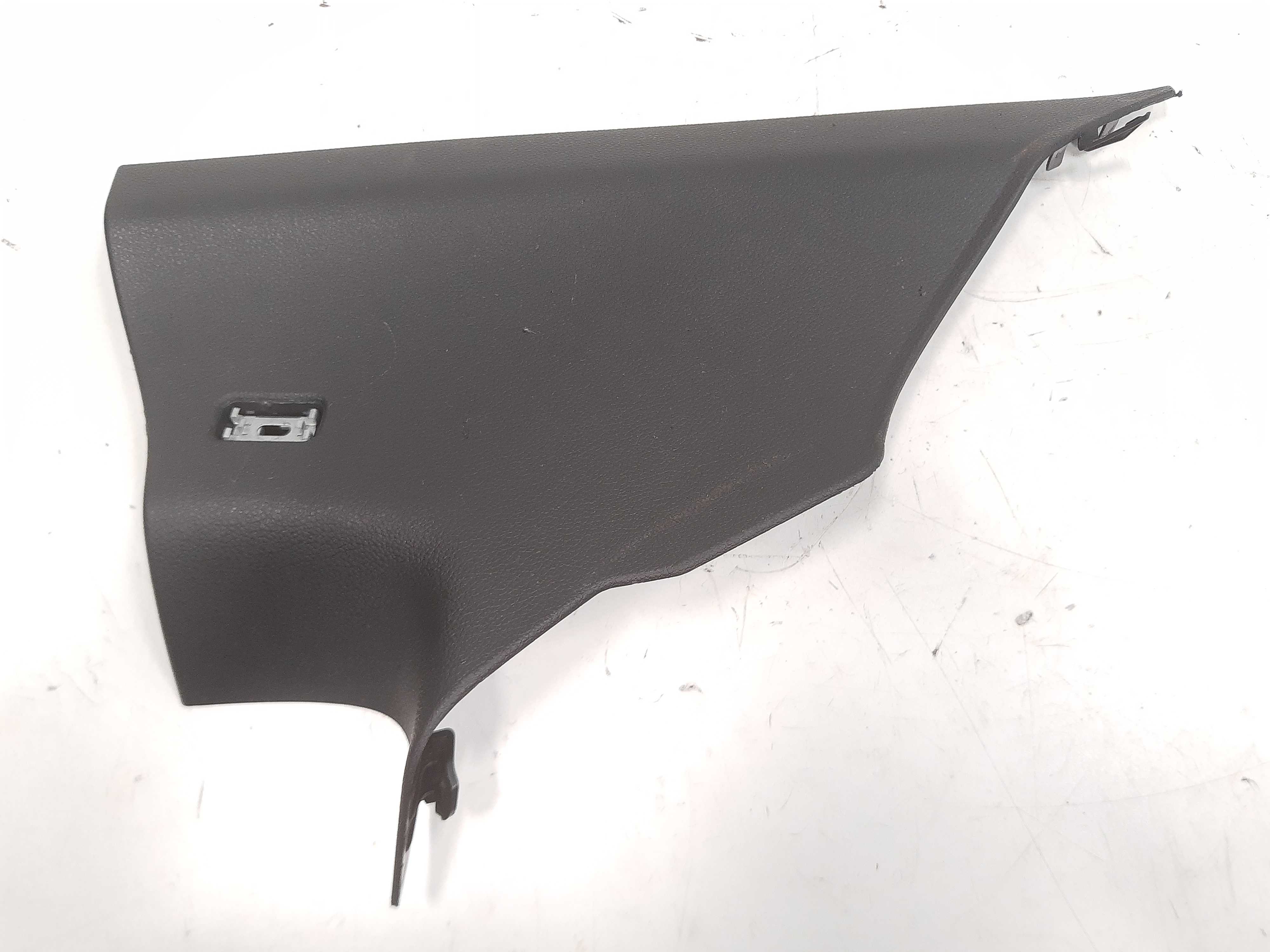 Acabamento Coluna Traseira Direita Bmw 135i 2006 Á 2011 Xx