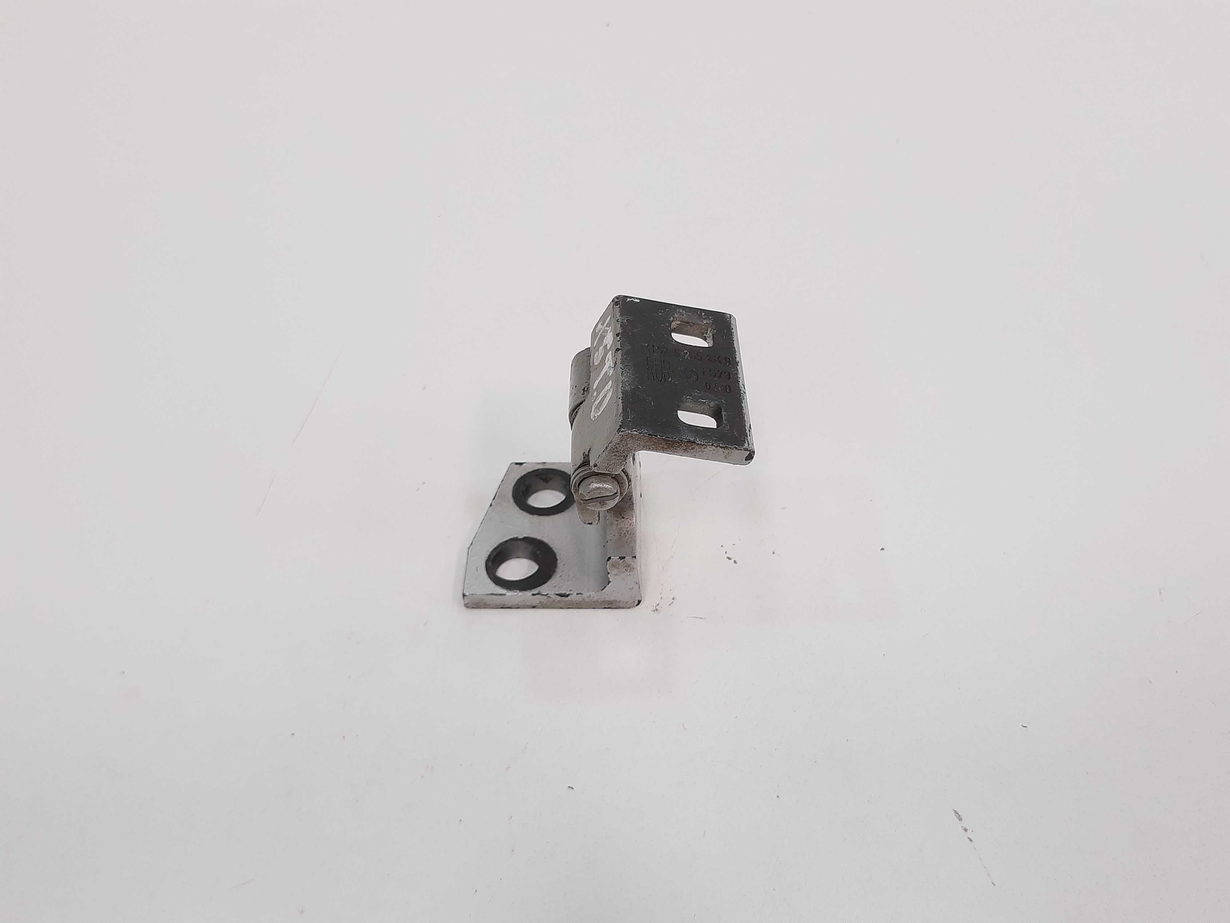 Dobradiça Porta Traseira Direita Bmw X5 2000 2001 A 2006