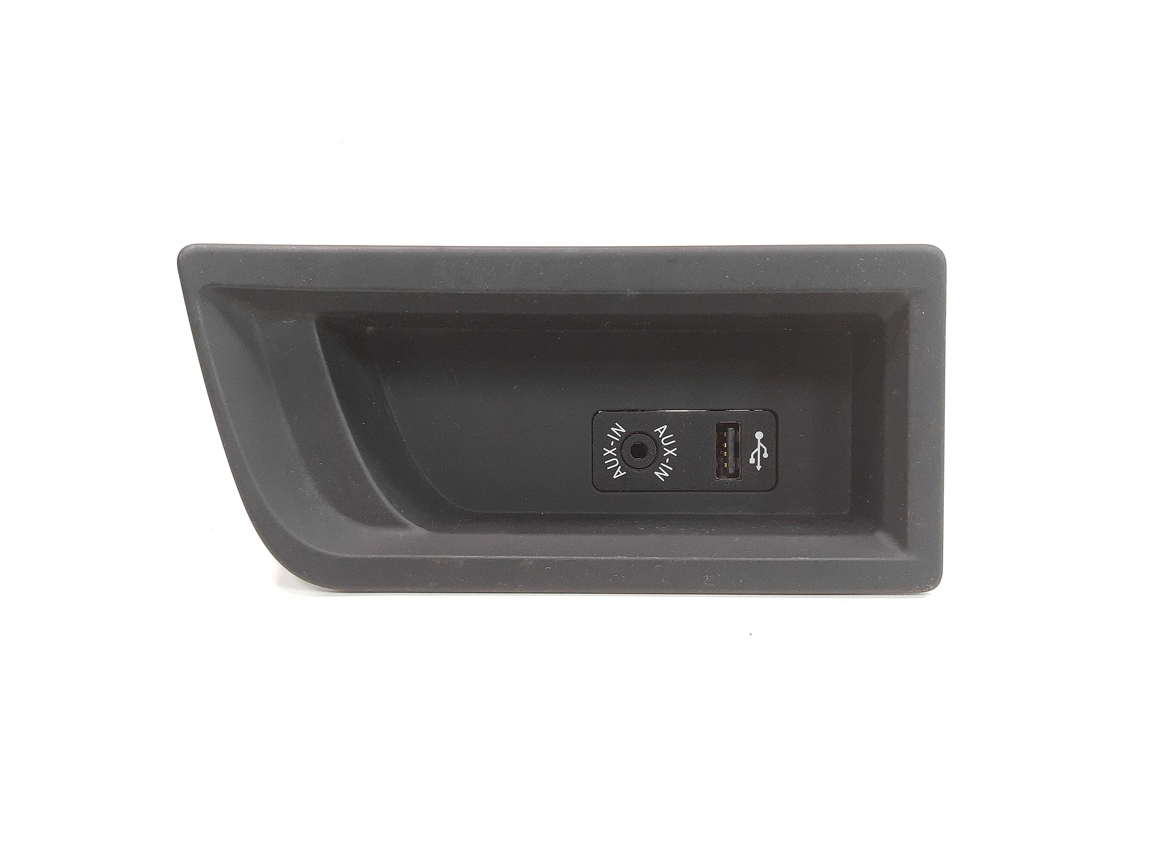 Porta 12v Usb Auxiliar Bmw 320i F30 2013 2014 2015 2016 2017