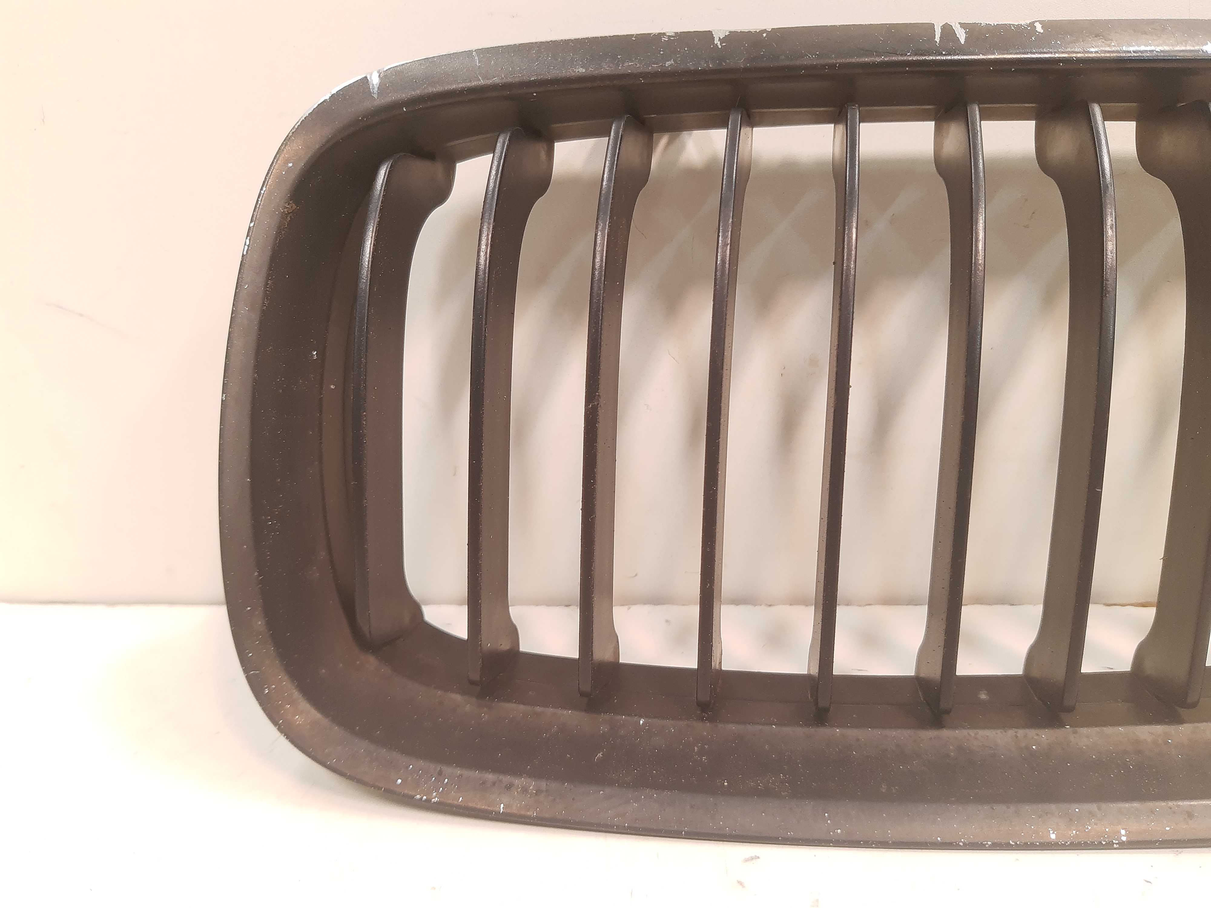 Grade Para-choque Esquerda Bmw 320i E90 2006 2007 Á 2012
