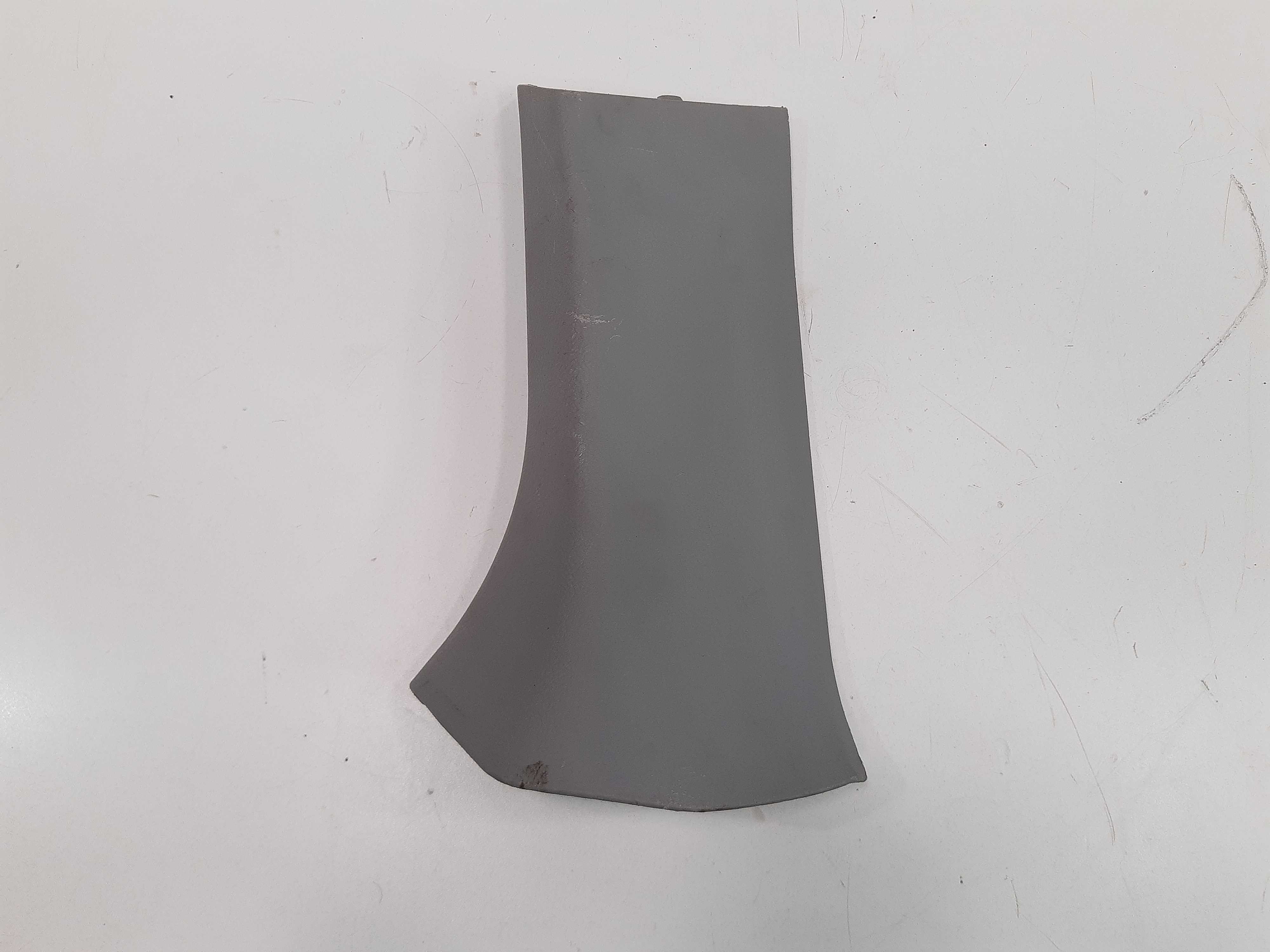 Moldura Coluna Traseira Direita Kia Sorento 2004 2005 A 2009