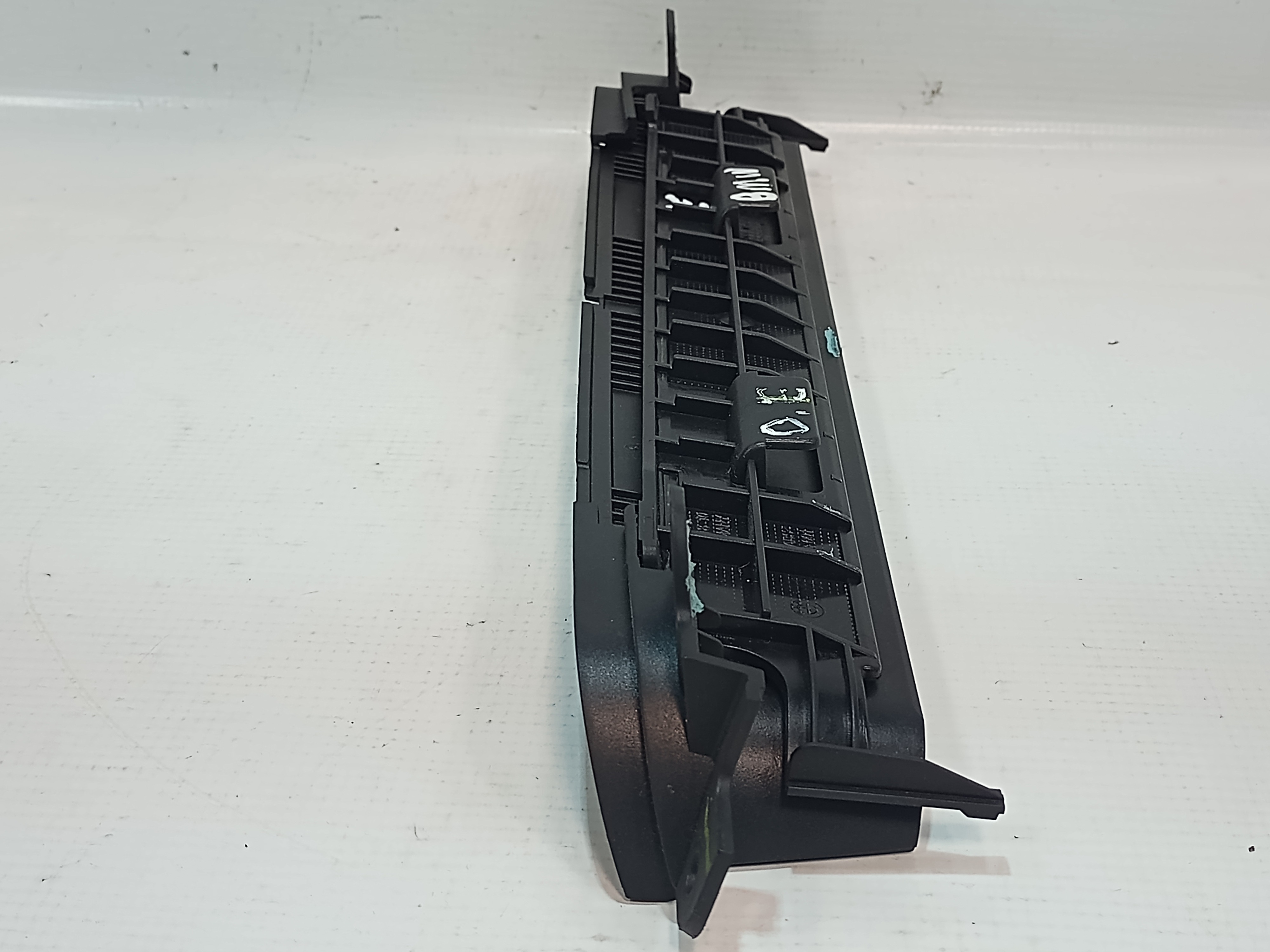 Acabamento Moldura Dianteira Esquerda Bmw 750i 2011 A 2015