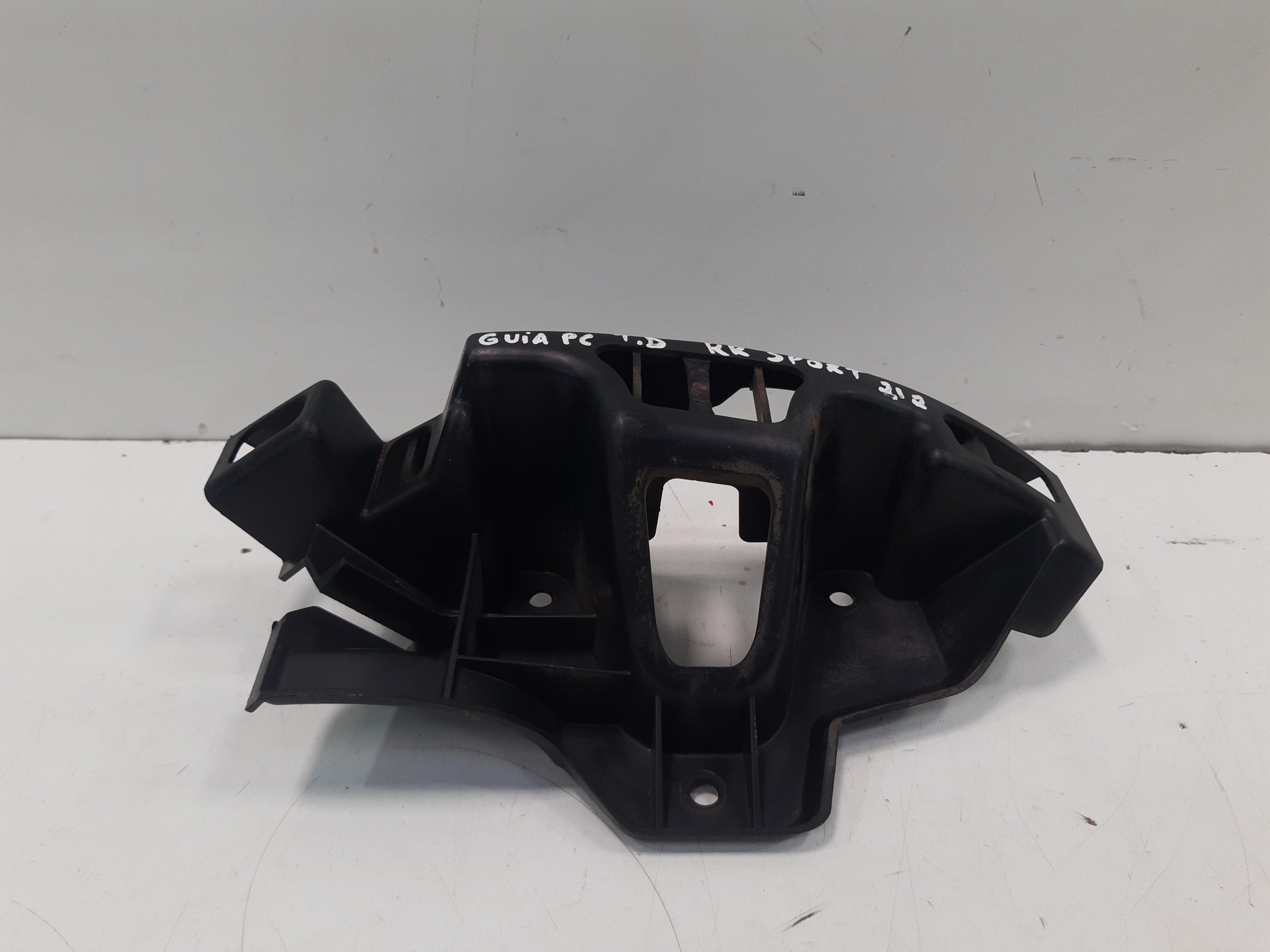 Guia Direito Parachoque Traseiro Range Rover Sport 05 Á 2009