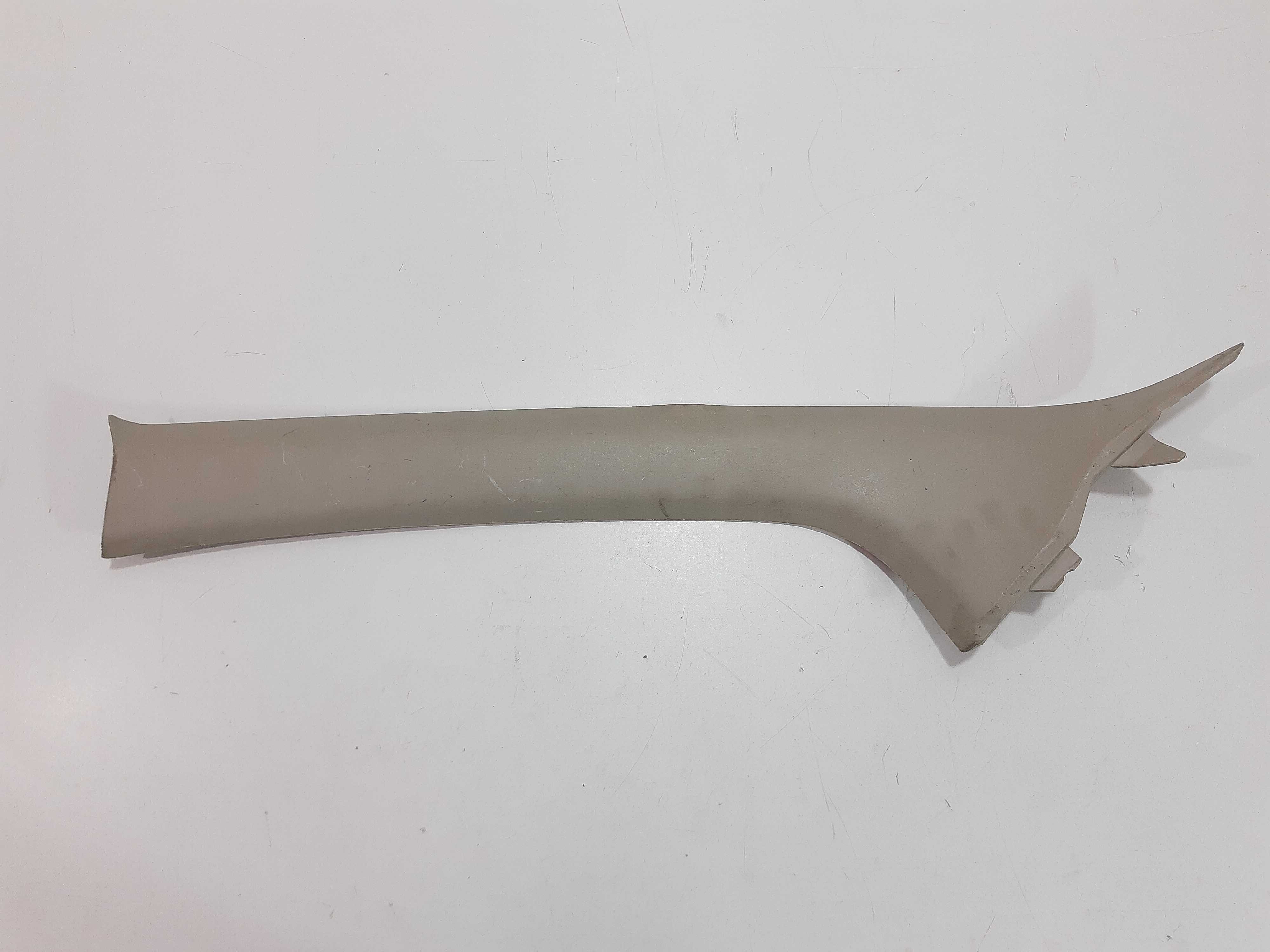 Moldura Coluna Esquerda Parabrisa Nissan Livina 2008 A 2013