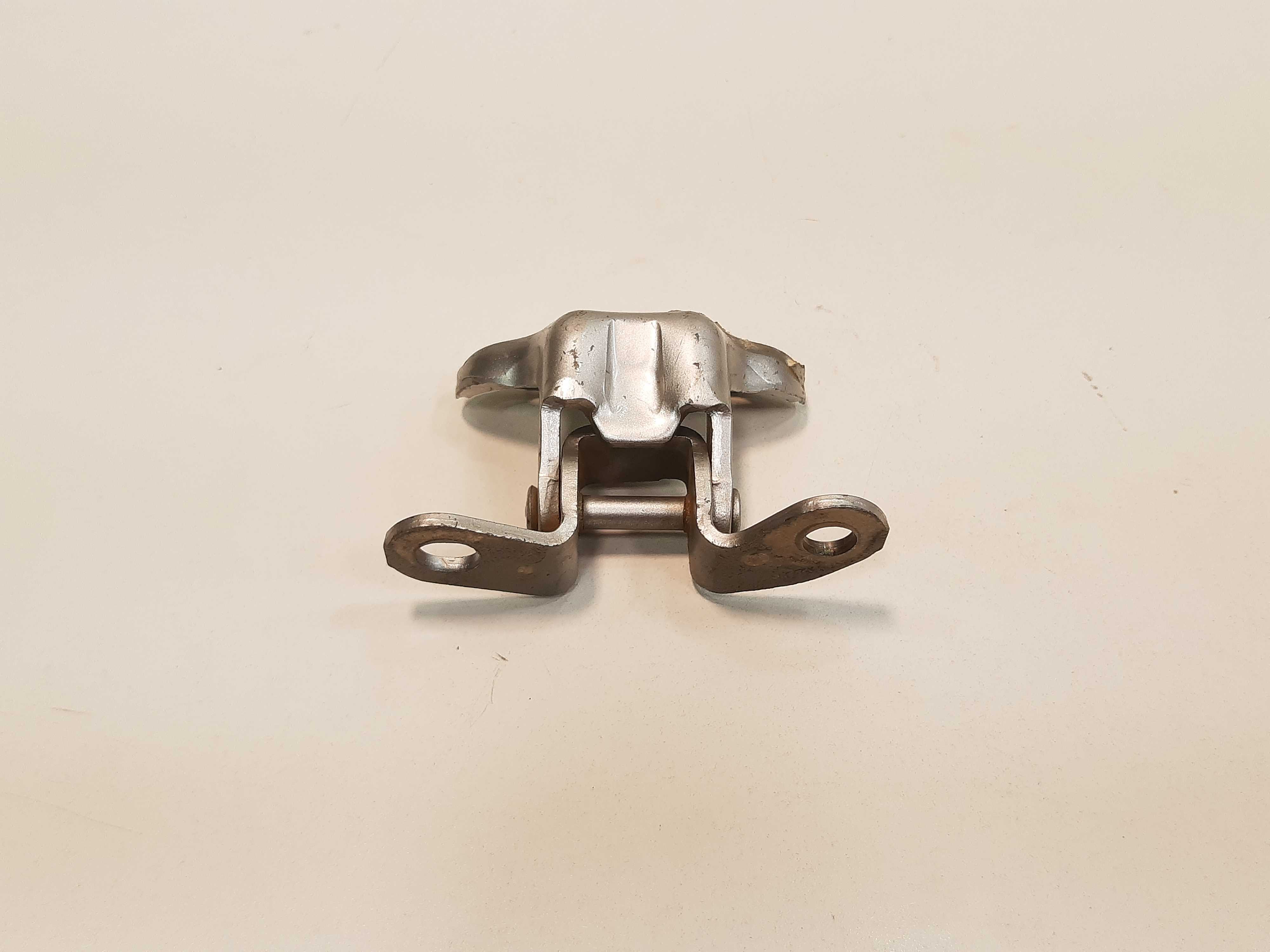 Dobradiça Superior Porta Traseira Direita Hilux 2006 A 2010