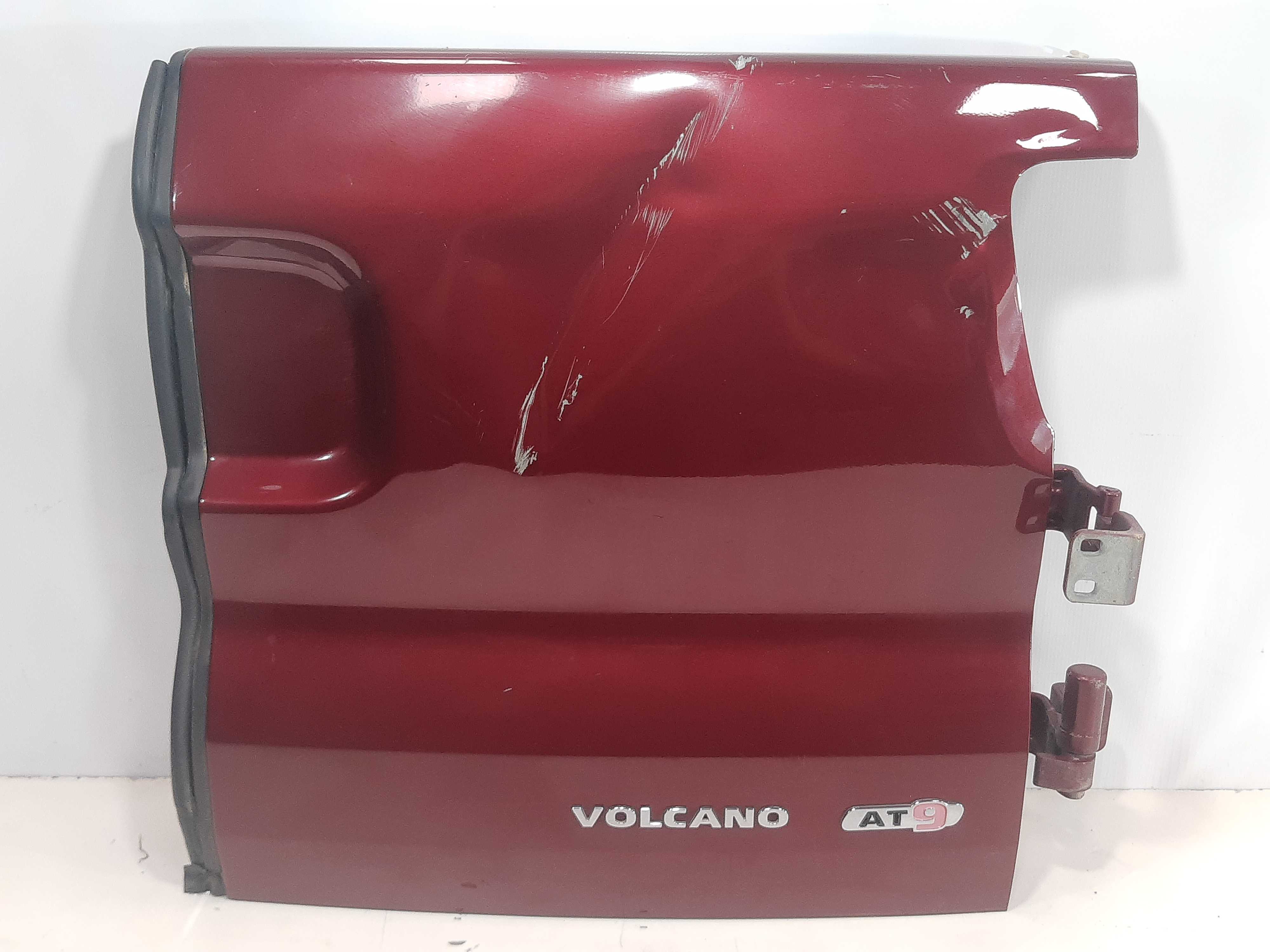 Tampa Traseira Direita Toro Volcano 2016 A 2020 Com Avaria