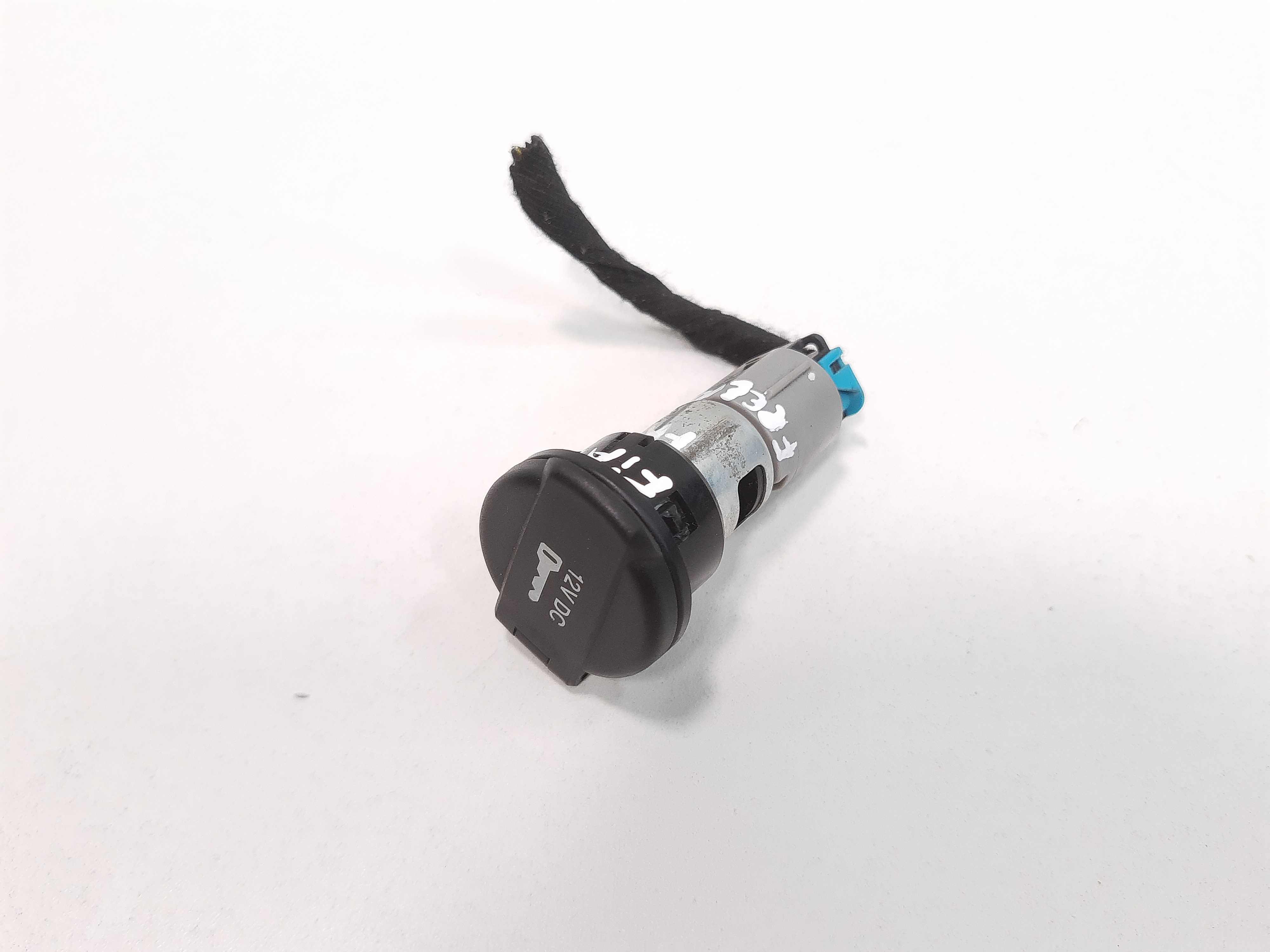 Tomada 12v Fiat Freemont 2.4 2008 2009 2010 2011 2012 Á 2015