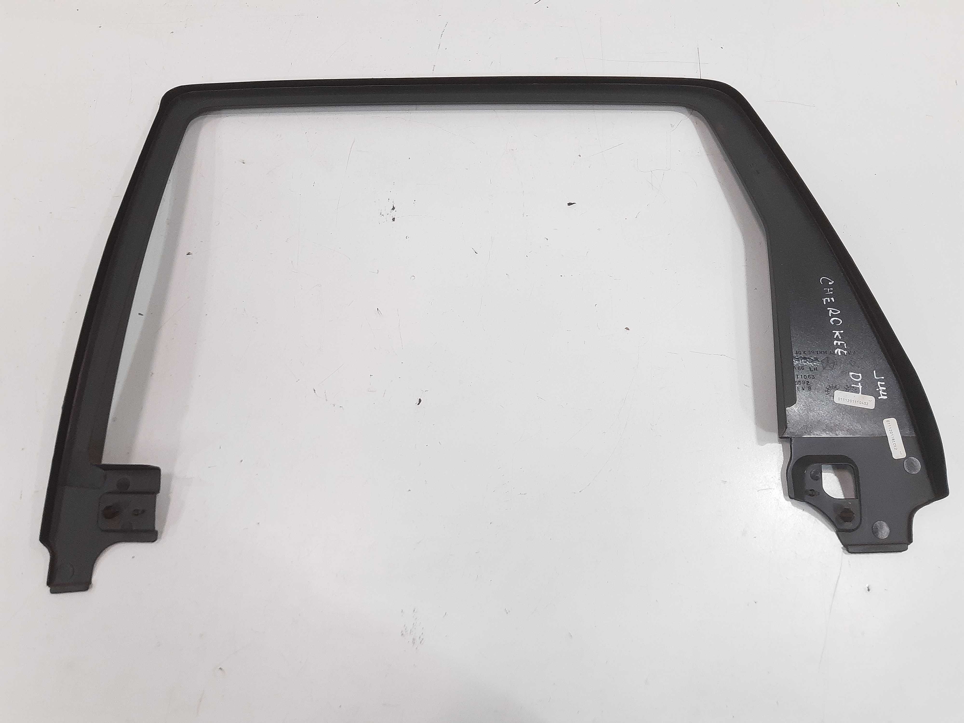 Guarnição Traseira Esquerda Jeep Grand Cherokee 2011 Á 2014