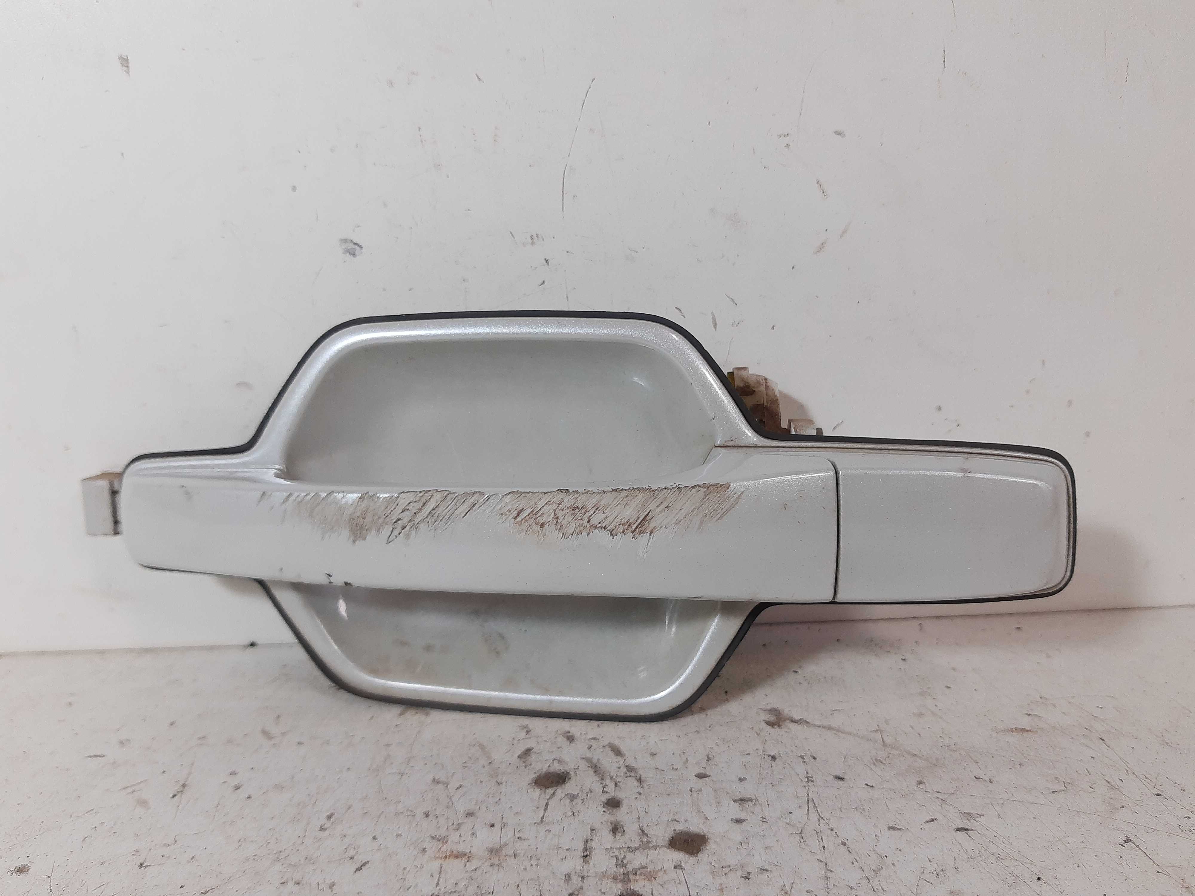 Maçaneta Externa Traseira Esquerda Pajero Full 2008 A 2018 Traseira