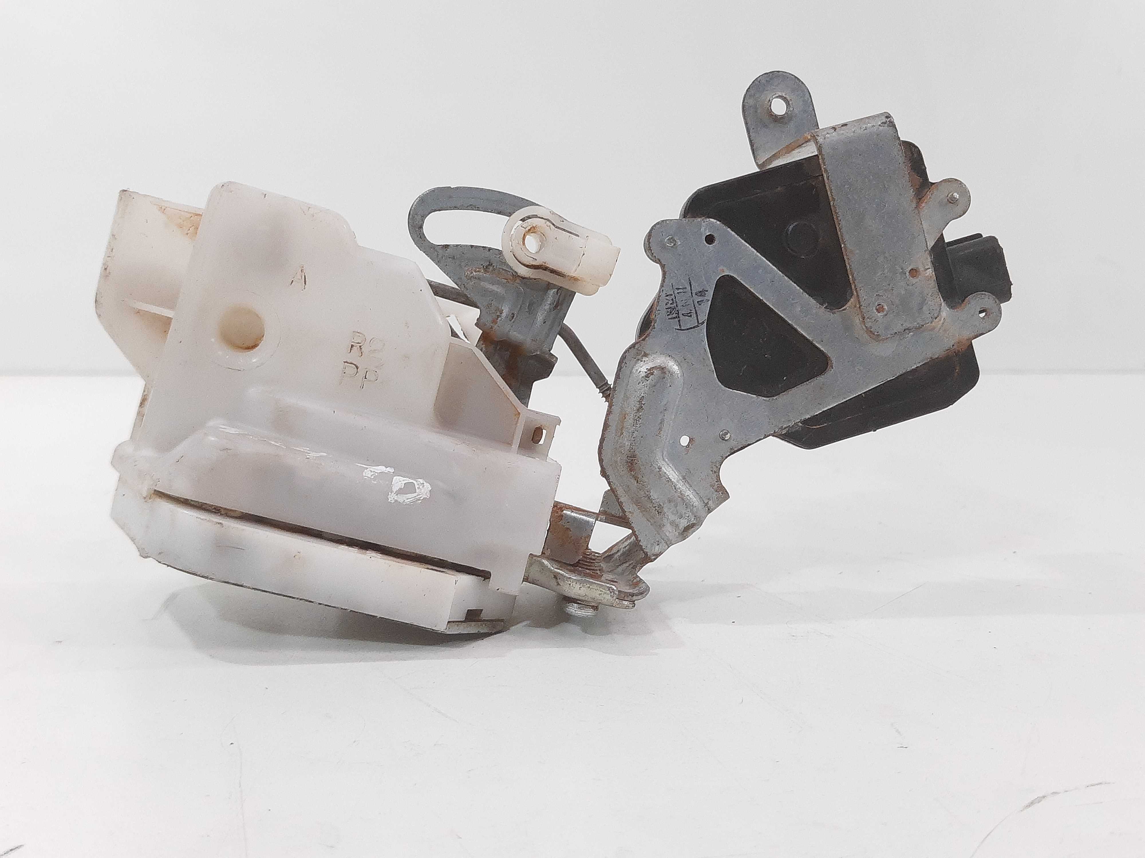 Fechadura Porta Traseira Direita Mitsubishi Tr4 2004 Á 2015