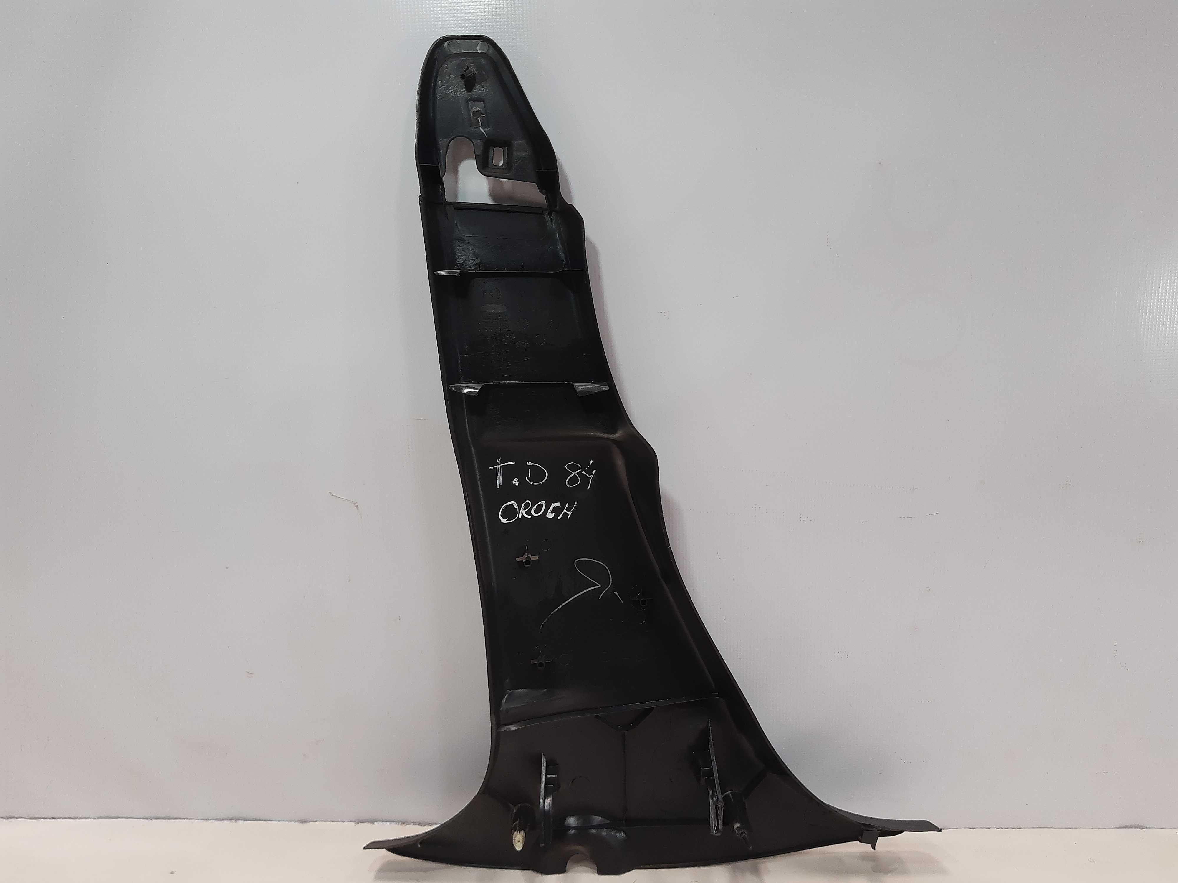 Acabamento Coluna Inferior Direita Renault Oroch 16 A 2019