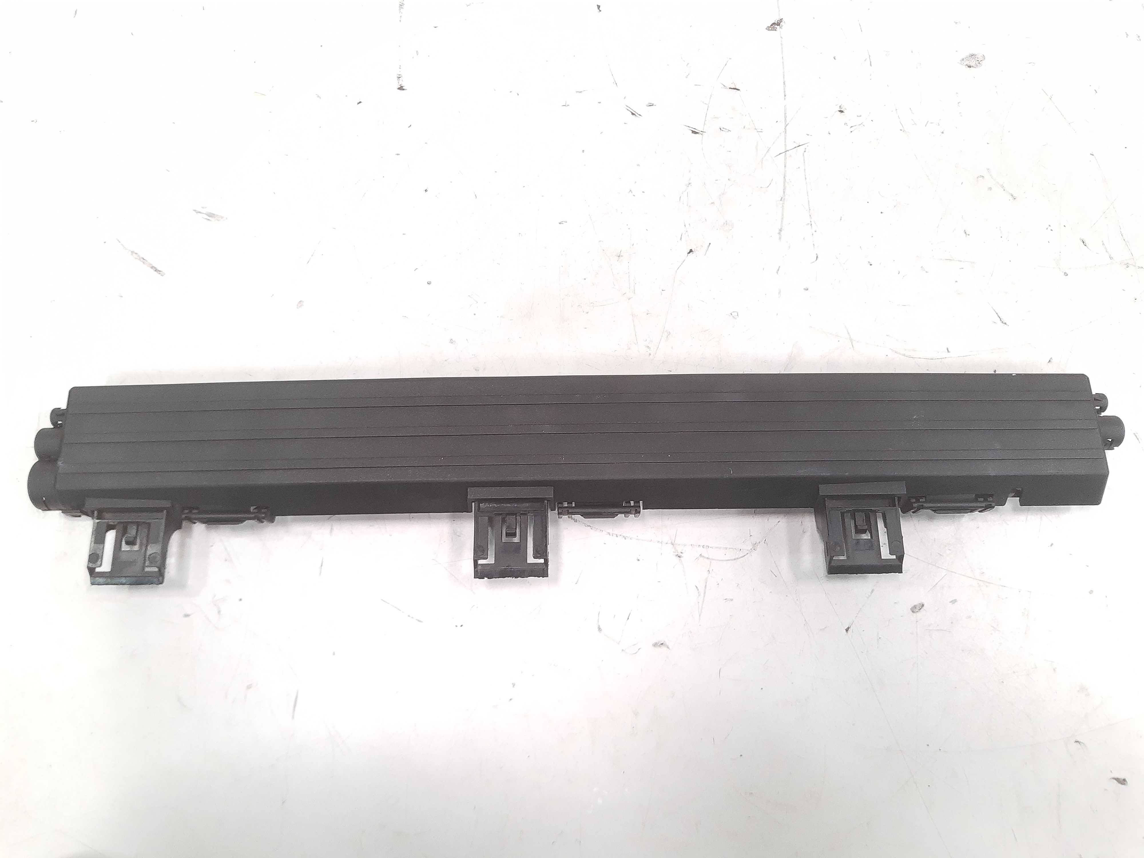 Suporte Guia Parachoque Dianteiro Bmw 135i 2006 2007 Á 2011