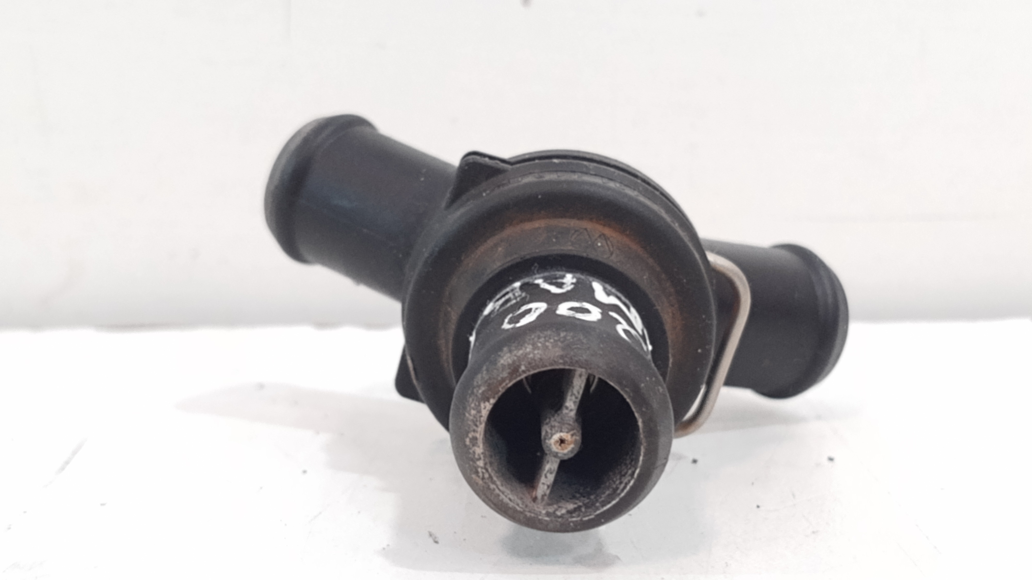 Válvula Termostática Volkswagen Amarok 2011 2012 Á 2016 Xx