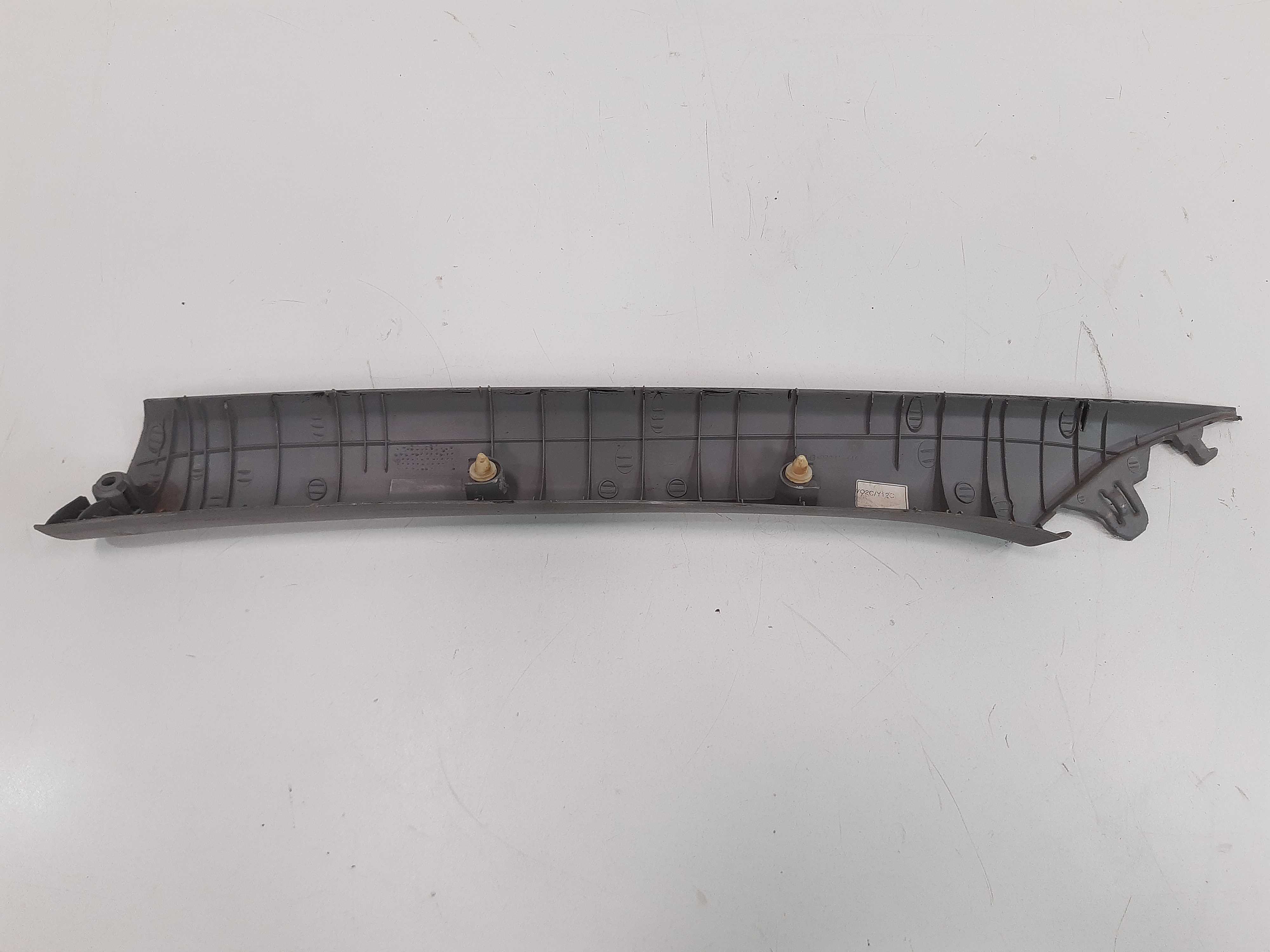 Coluna Direita Interna Parabrisa Kia Sorento 2004 A 2009