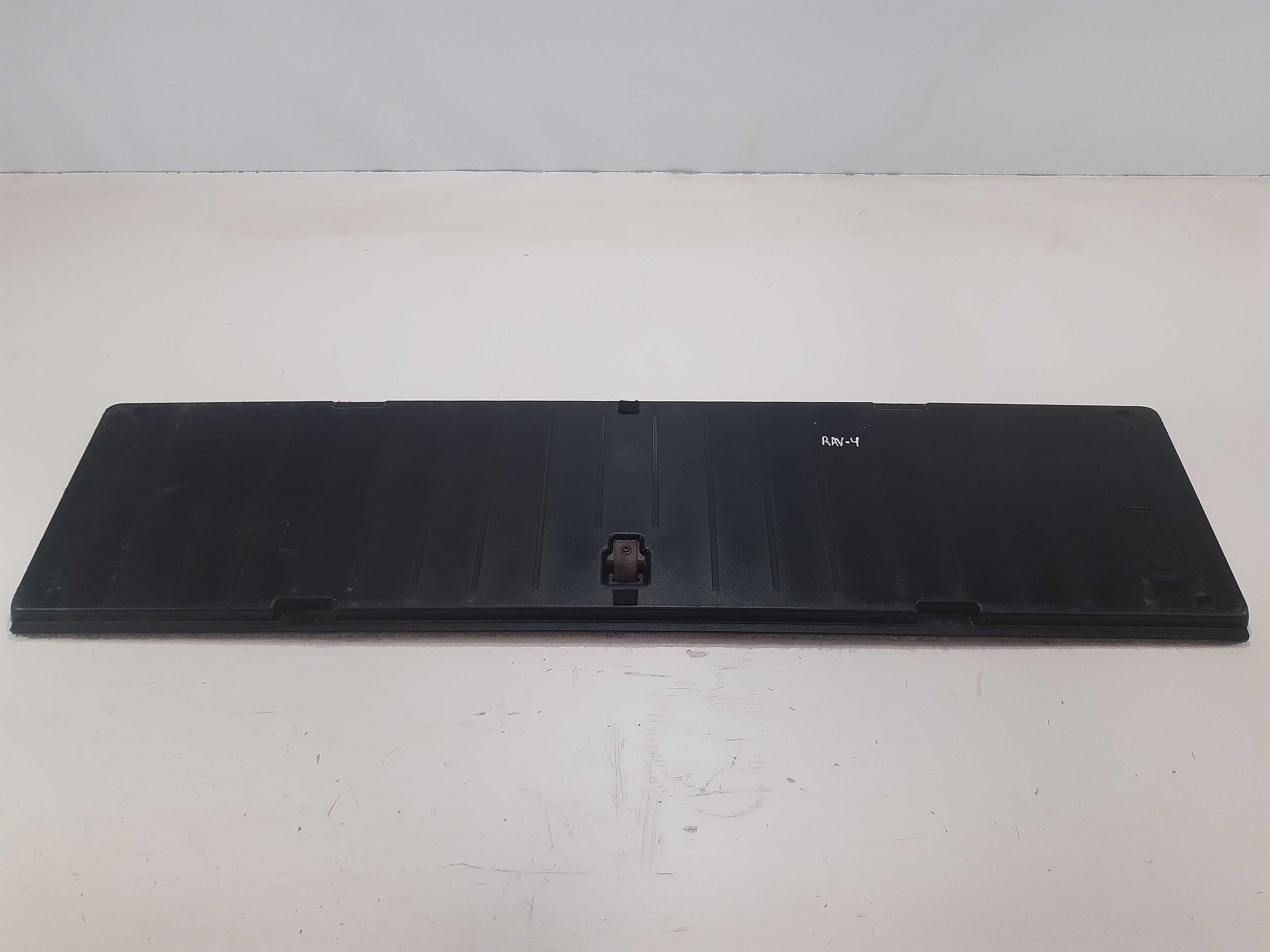 Tampão Assoalho Porta Malas Toyota Rav4 2007 2008 2009 2010