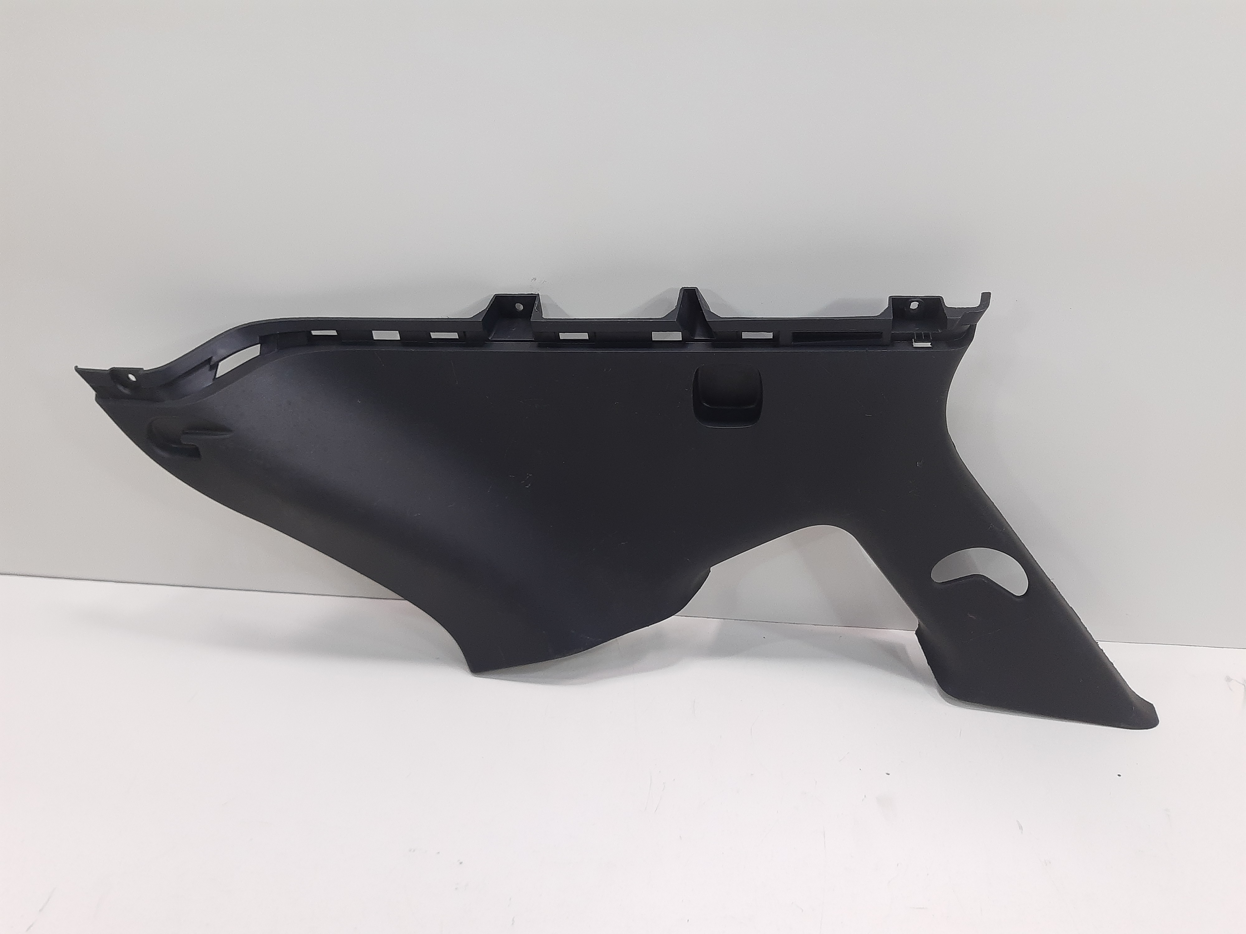 Acabamento Superior Coluna Direita Hyundai Ix35 2010 A 2015