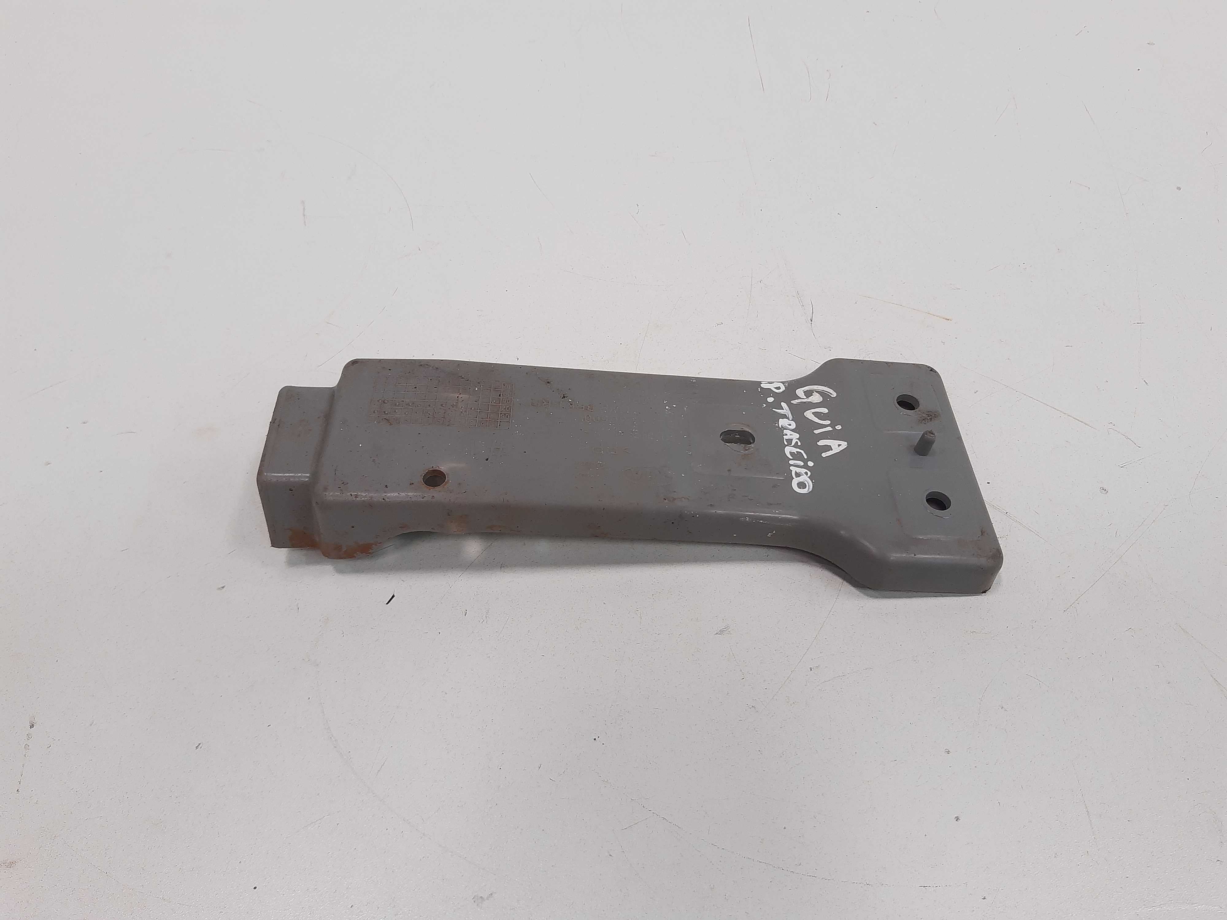 Suporte Parachoque Traseiro Esquerdo Kia Sorento 2004 A 2009
