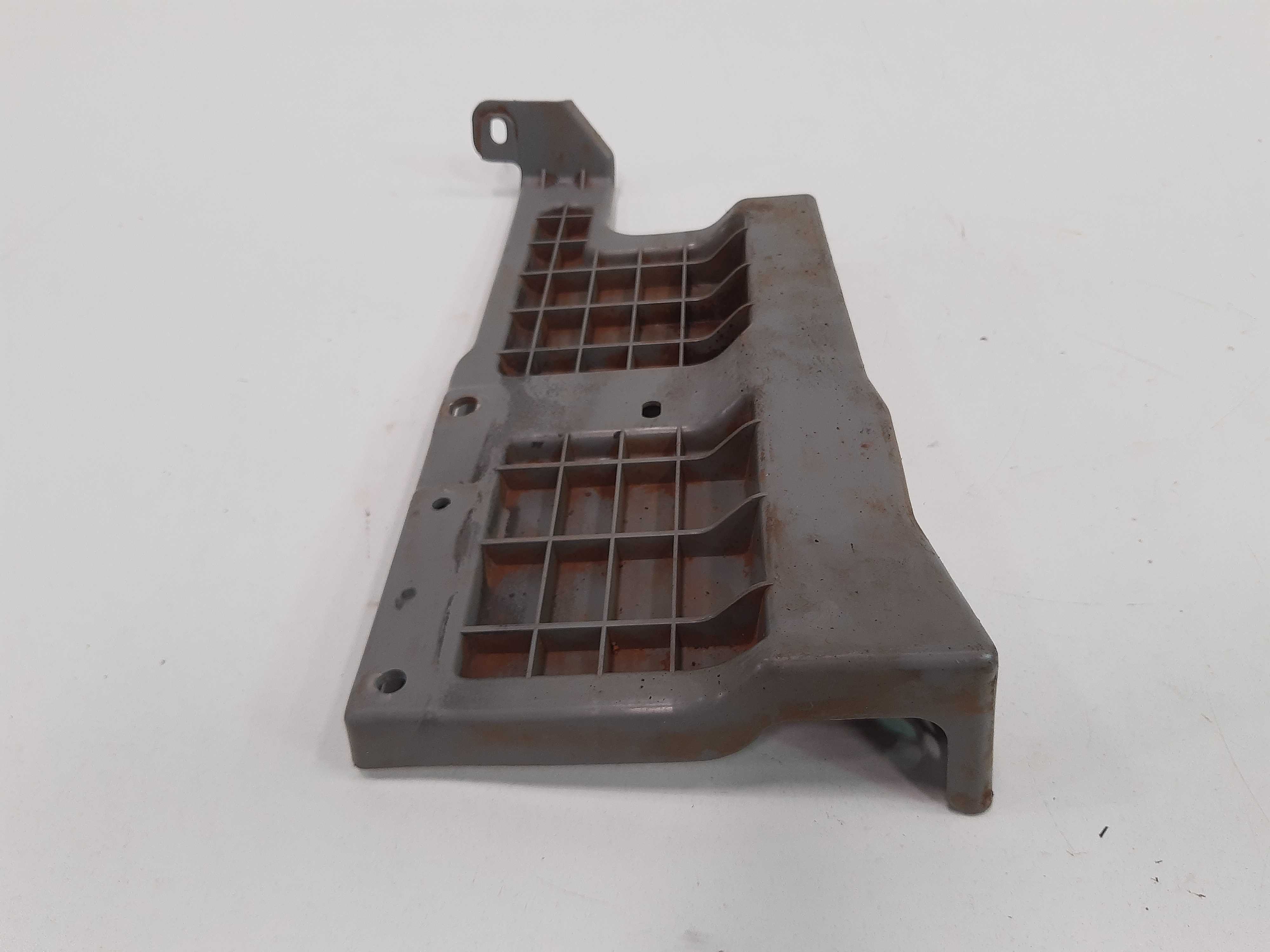 Guia Parachoque Traseiro Direito Kia Sorento 2004 A 2009