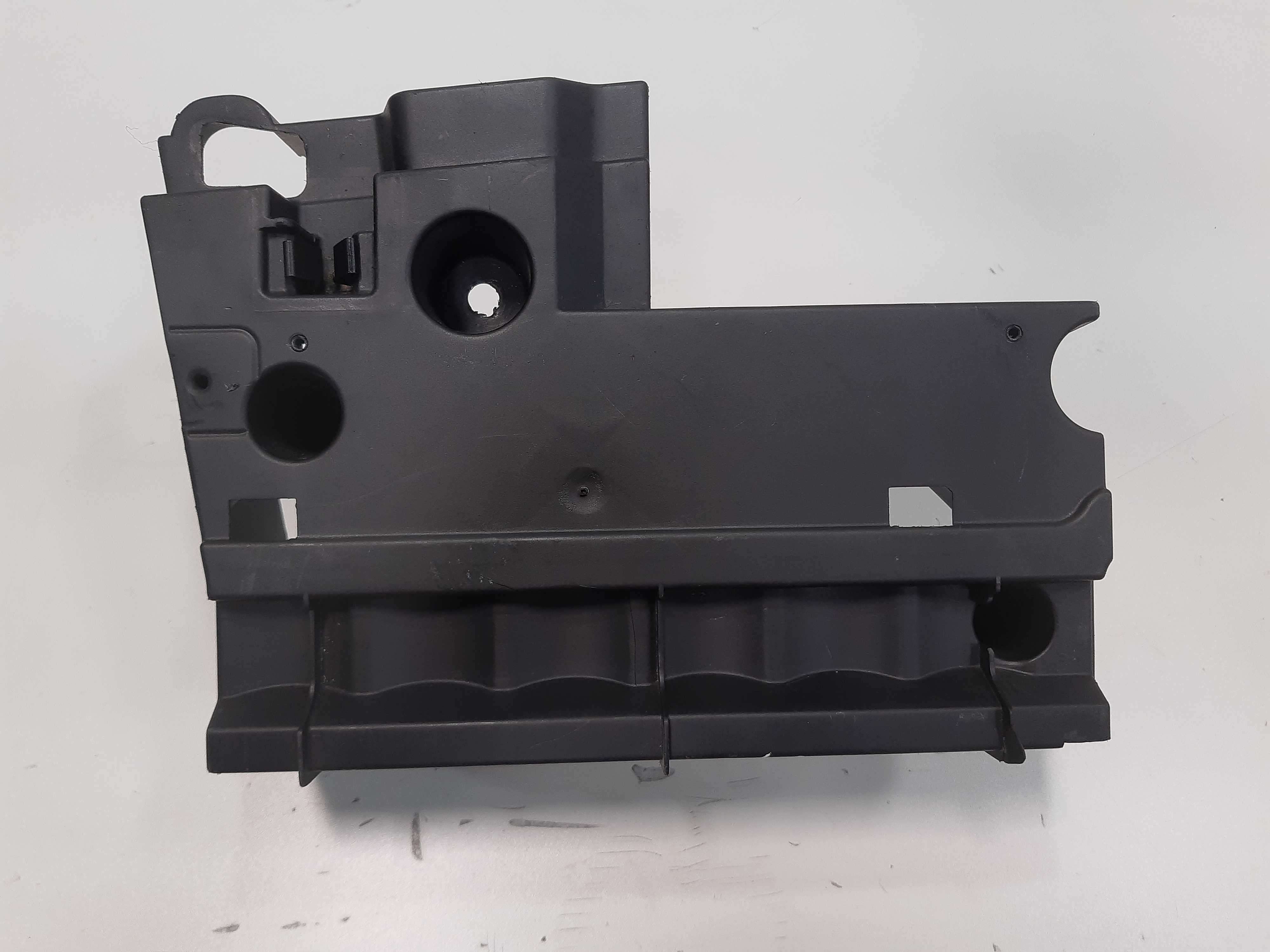 Acabamento Suporte Traseiro Direito Bmw X5 2000 2001 A 2006