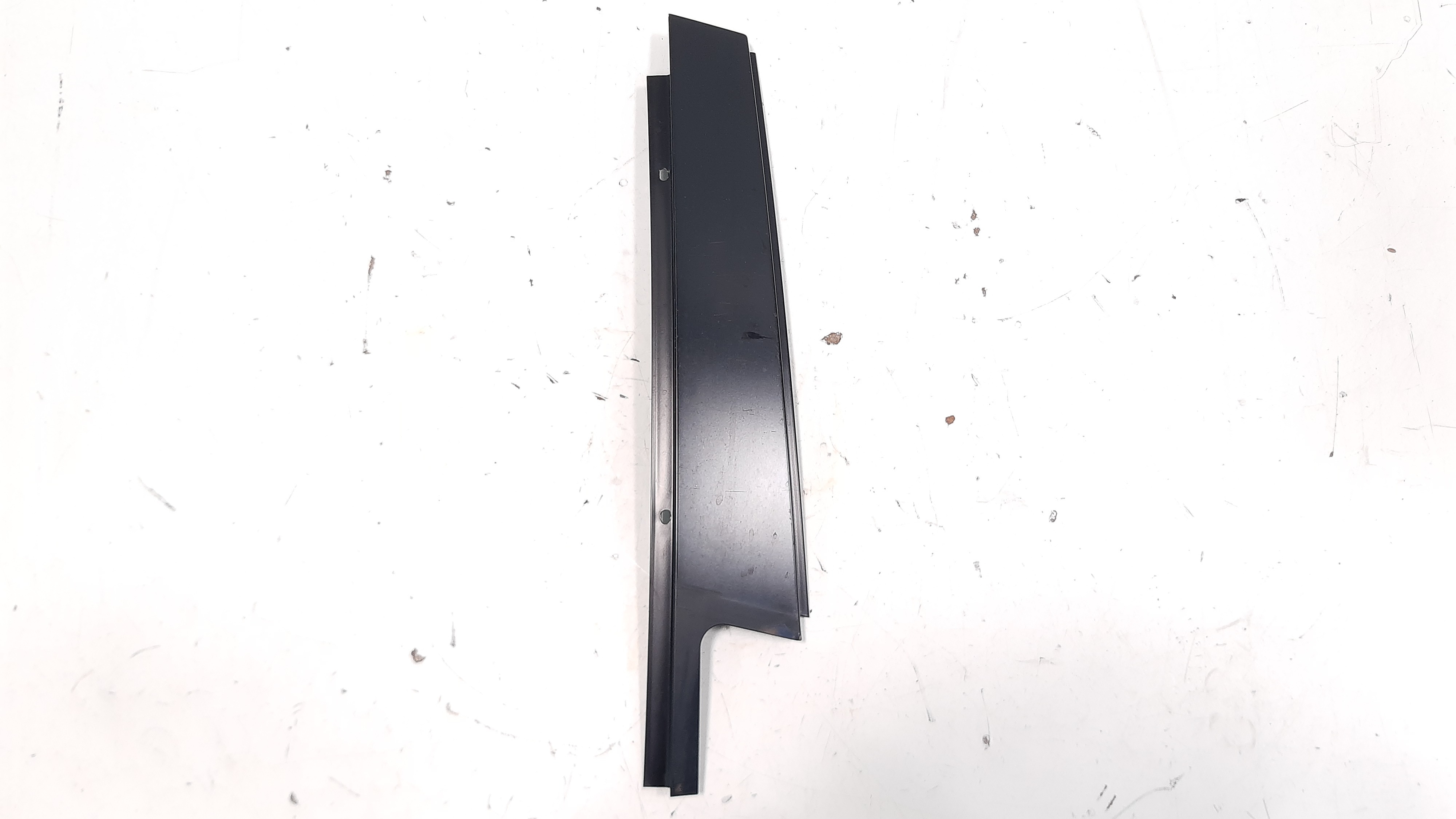 Aplique Externo Coluna Traseira Direita Bmw X1  2009 Á 2015