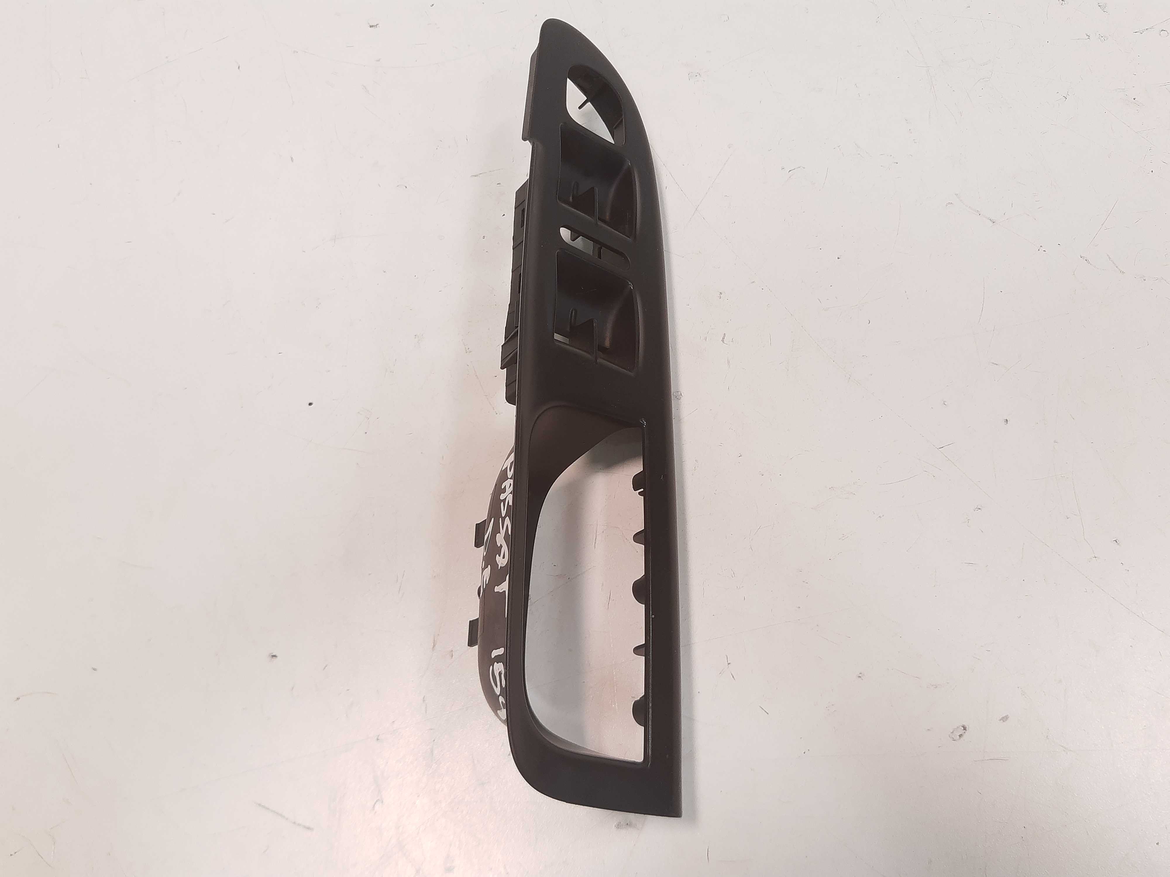 Moldura Comando Vidro Elétrico Diant Esq Vw Passat 06 Á 10