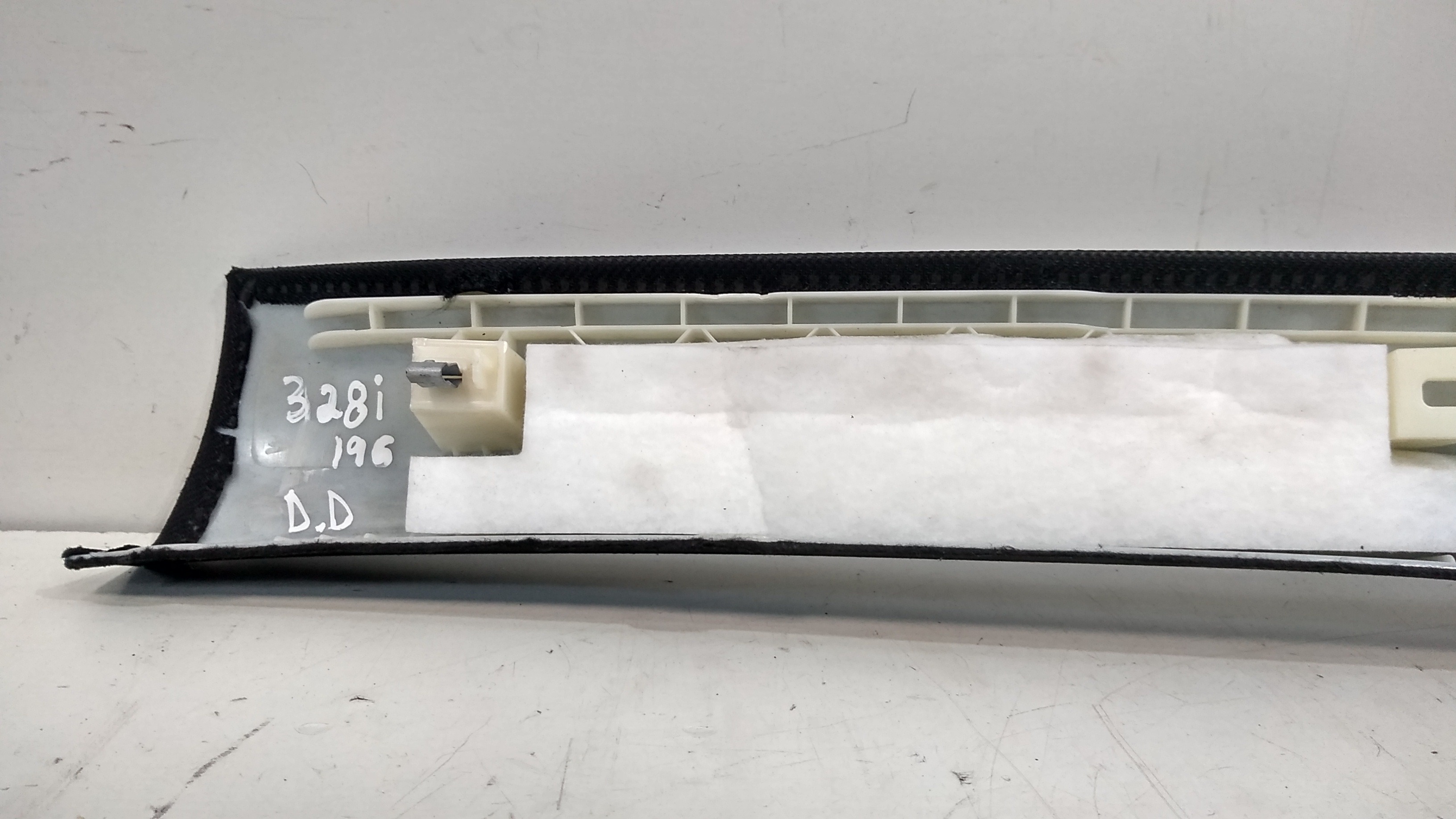 Acabamento Coluna Direita Parabrisa Bmw 328i 2013 Á 2017 Xx