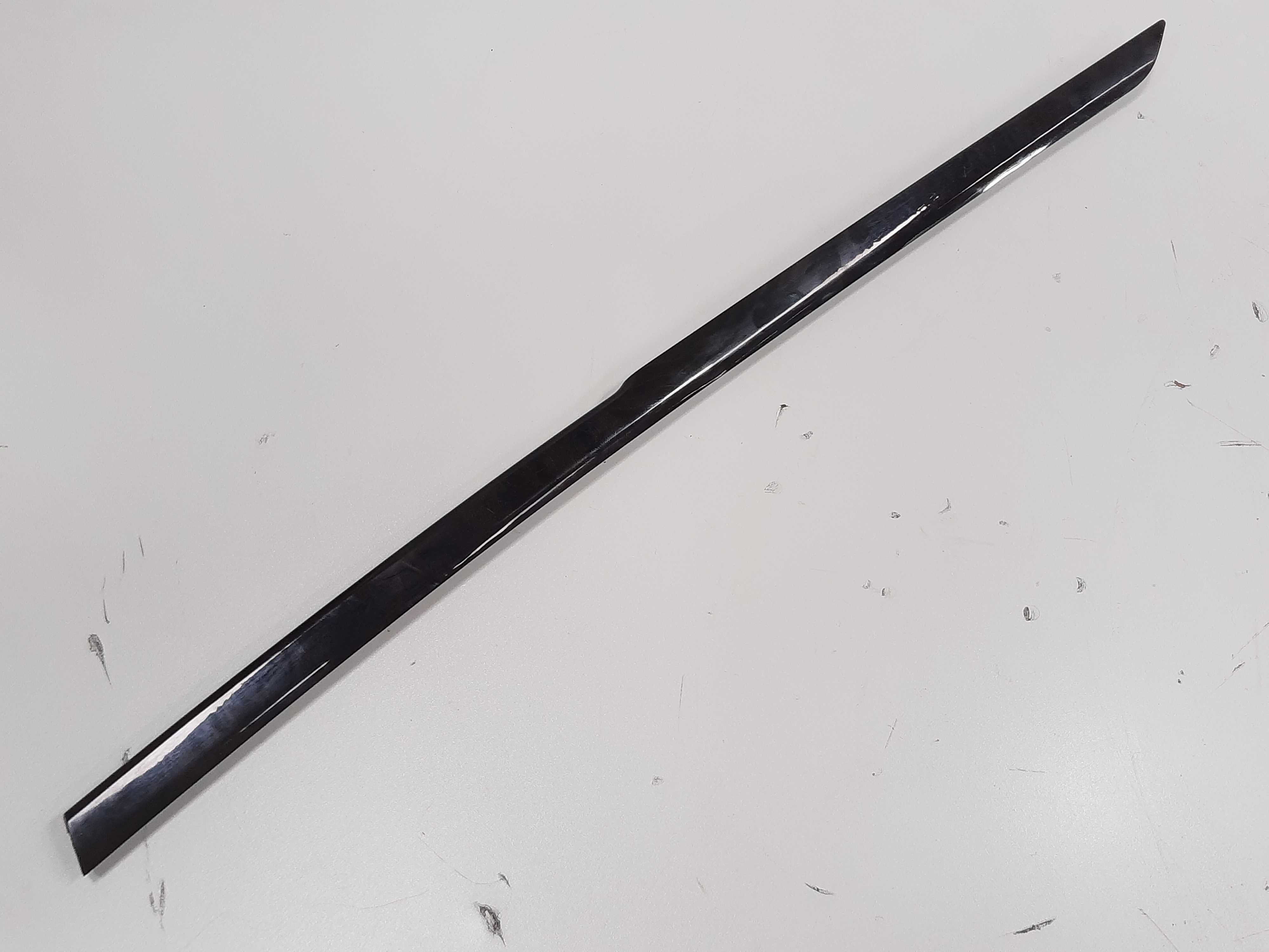 Aplique Friso Direito Painel Bmw 750i 2011 2012 2013a2015 Xx