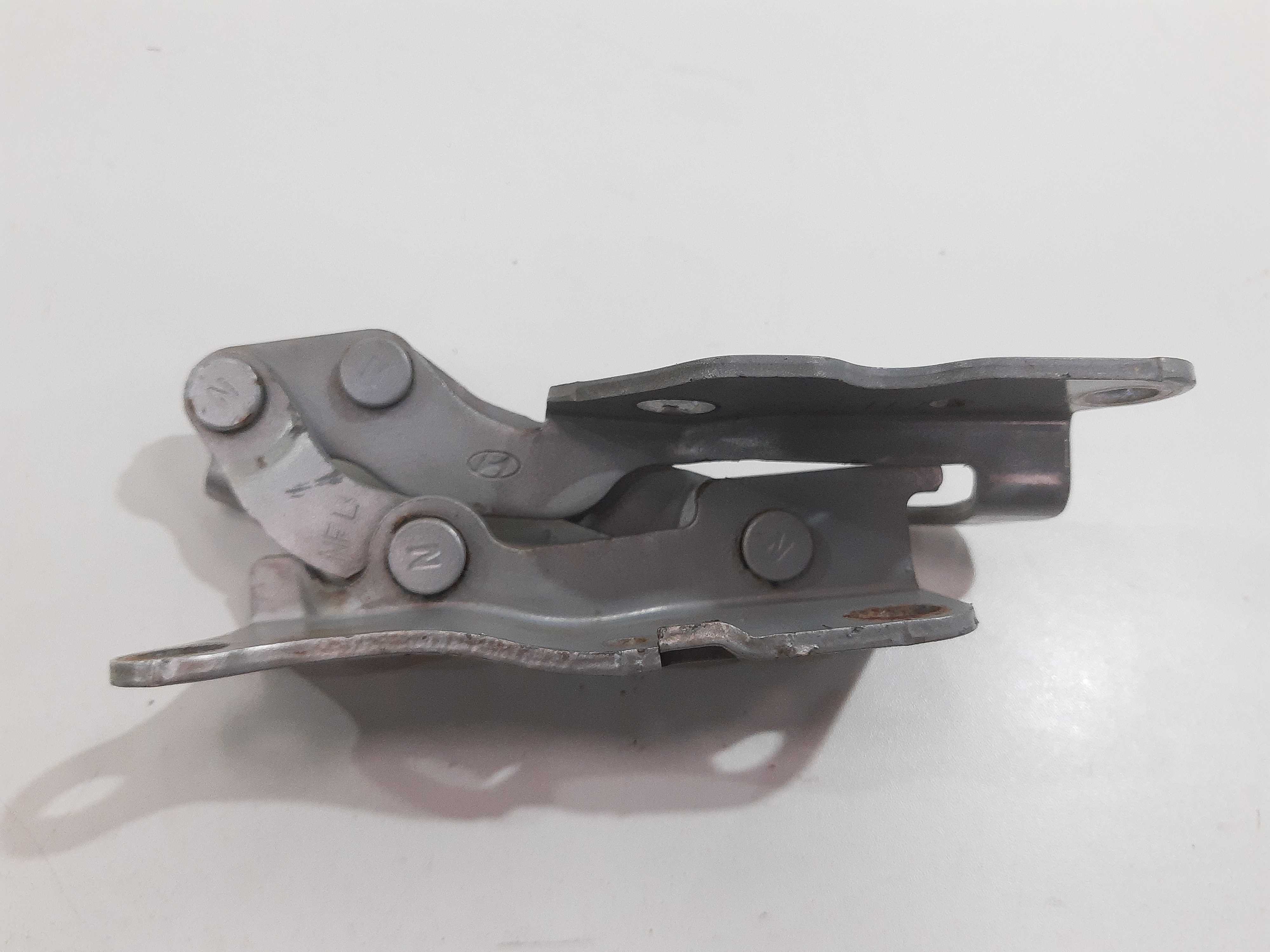 Dobradiça Porta-malas Esquerdo Hyundai Azera 2007 Á 2011