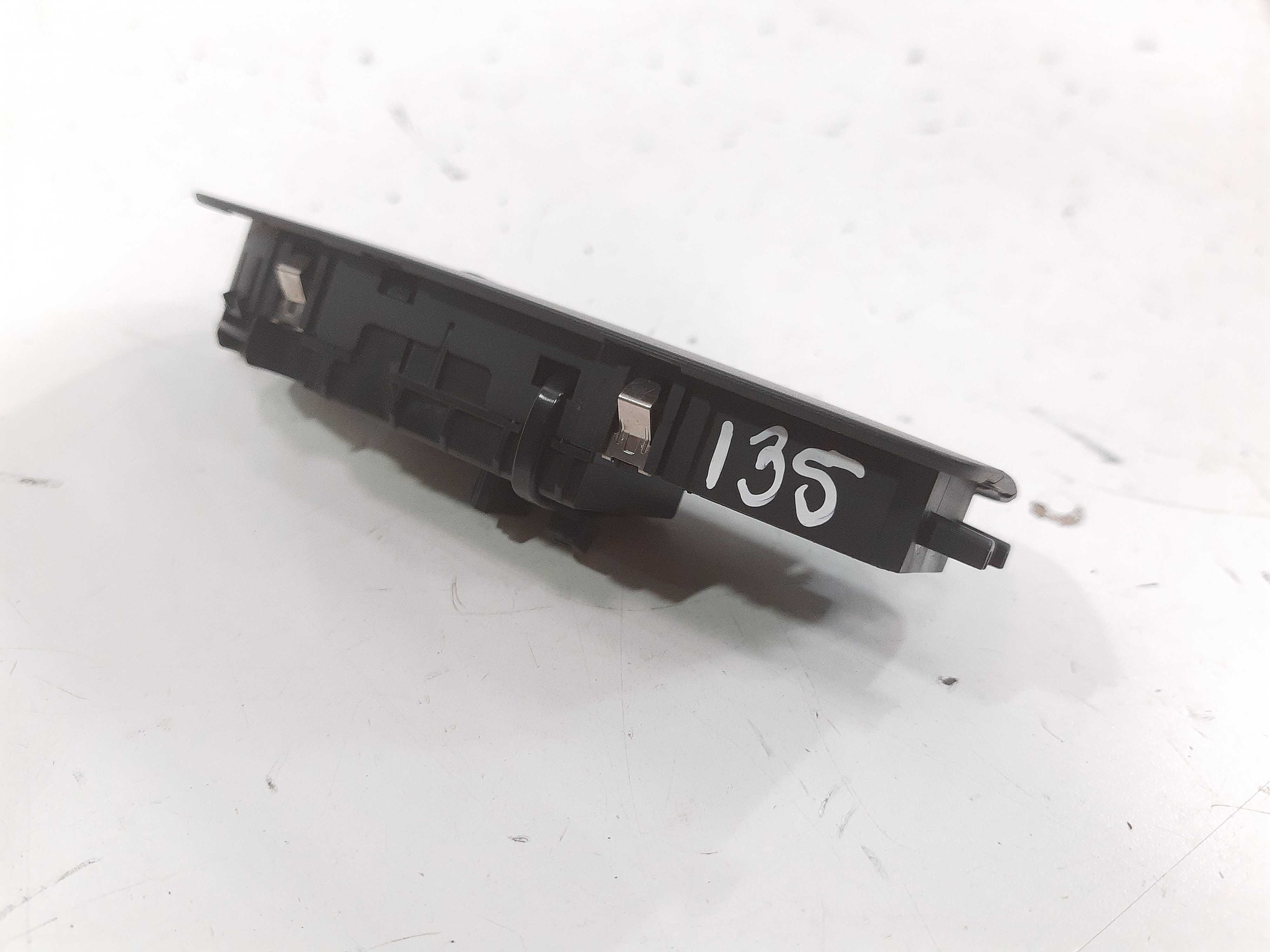 Botão  Porta Direita Bmw 135i Cóupe 118i 2006 Á 2011 Xx
