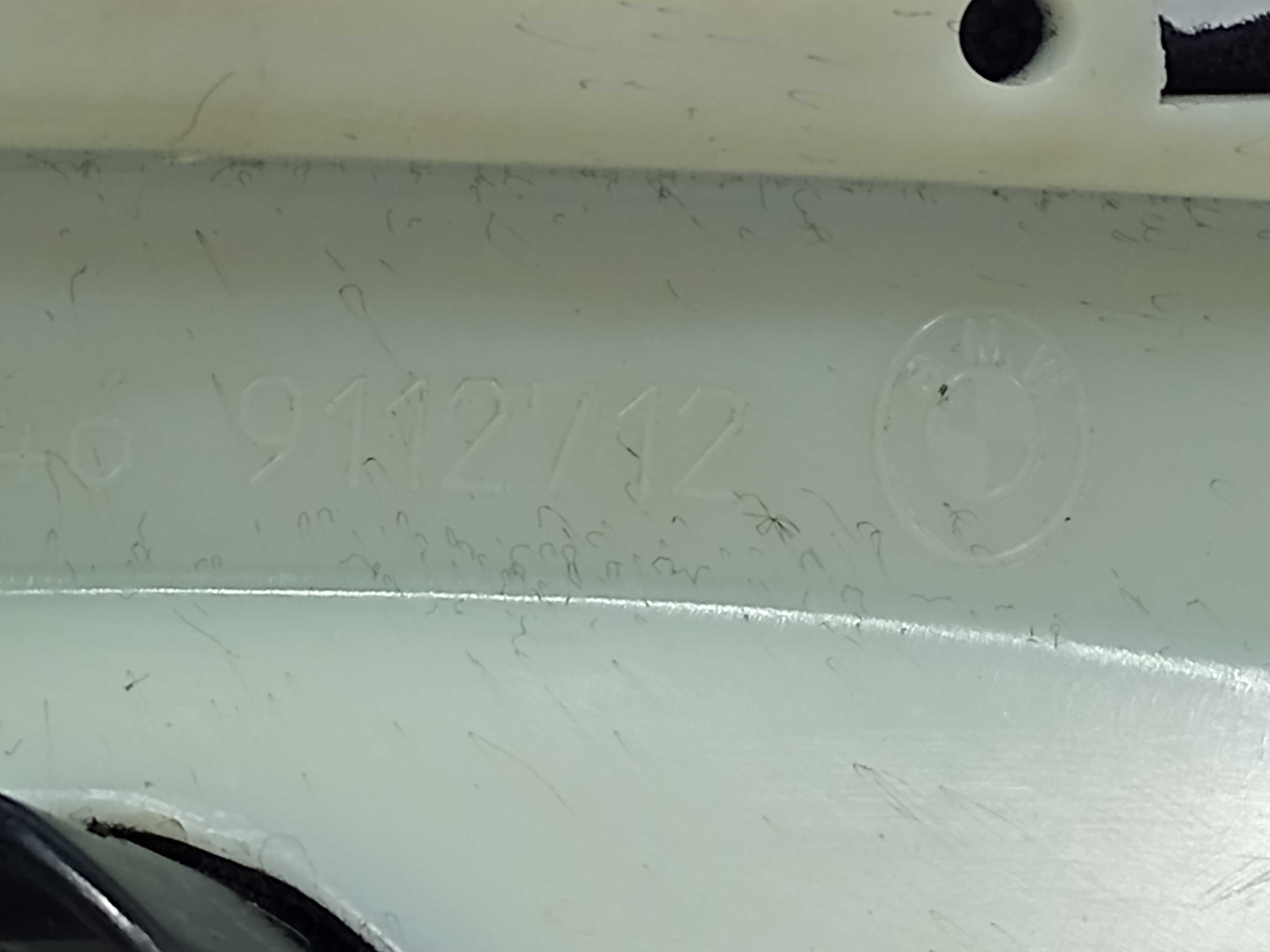 Acabamento Coluna Traseira Direita Bmw 750i 2011 Á 2015