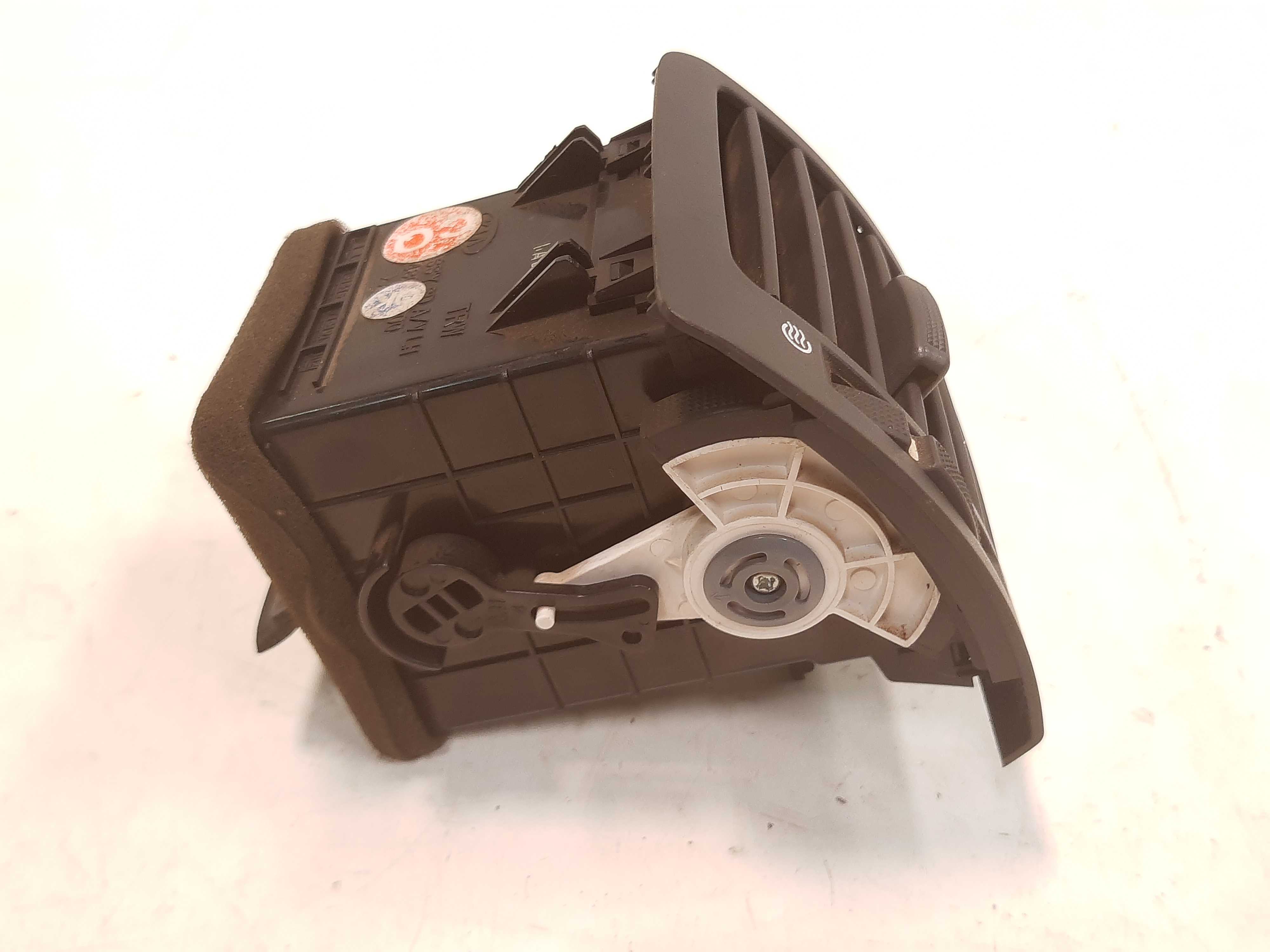 Difusor Ar Dianteiro Esquerdo Kia Sorento 2004 2005 Á 2009