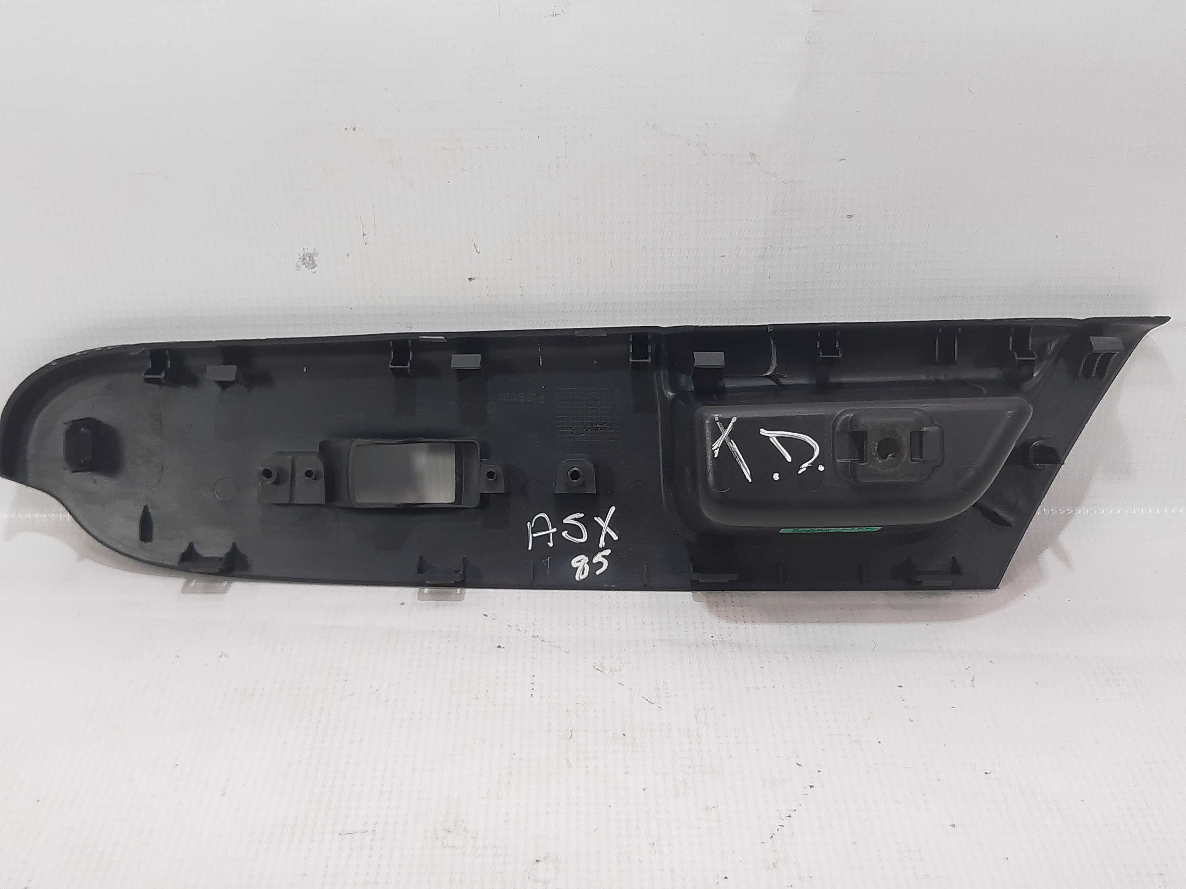 Moldura Comando Vidro Traseiro Direito Asx 2016 2017 A 2020