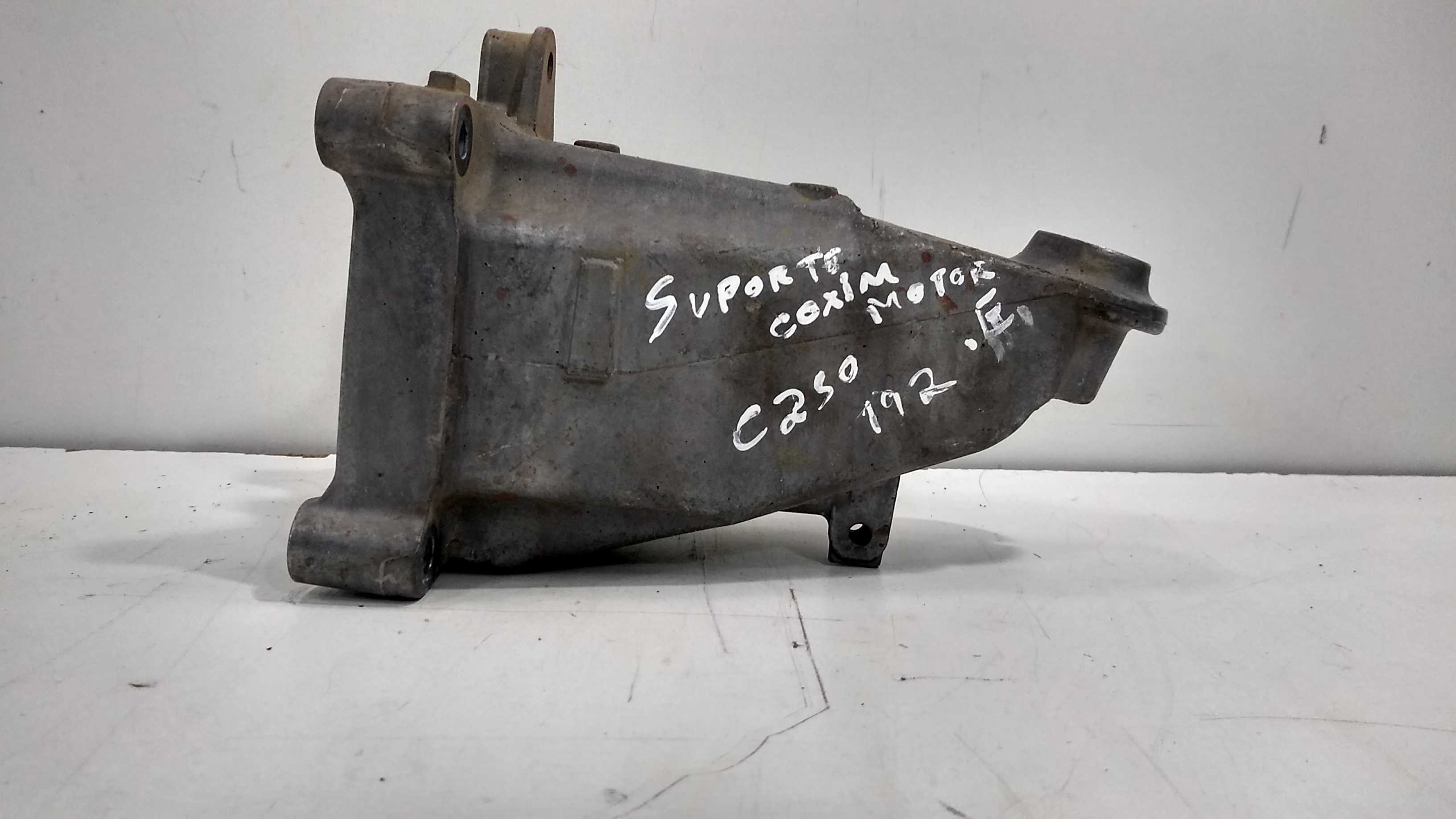 Suporte Coxin Motor Esquerdo Mercedes C250 2015 2016 Á 2018